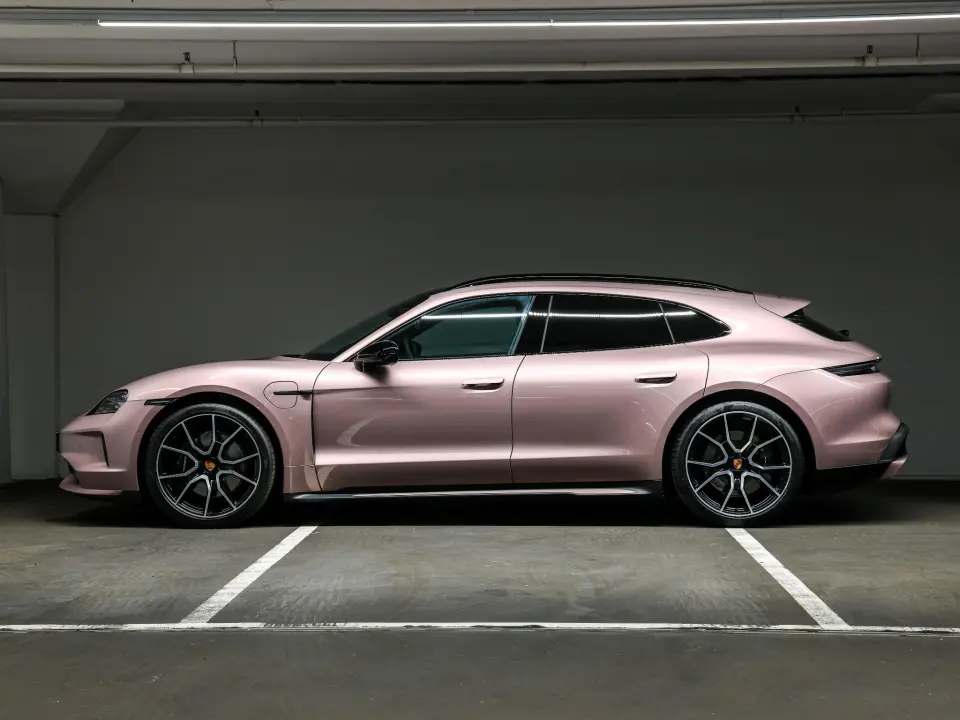 Taycan Sport Turismo Black Edition