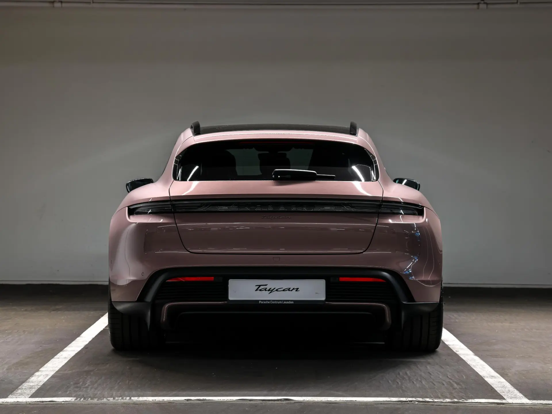Taycan Sport Turismo Black Edition
