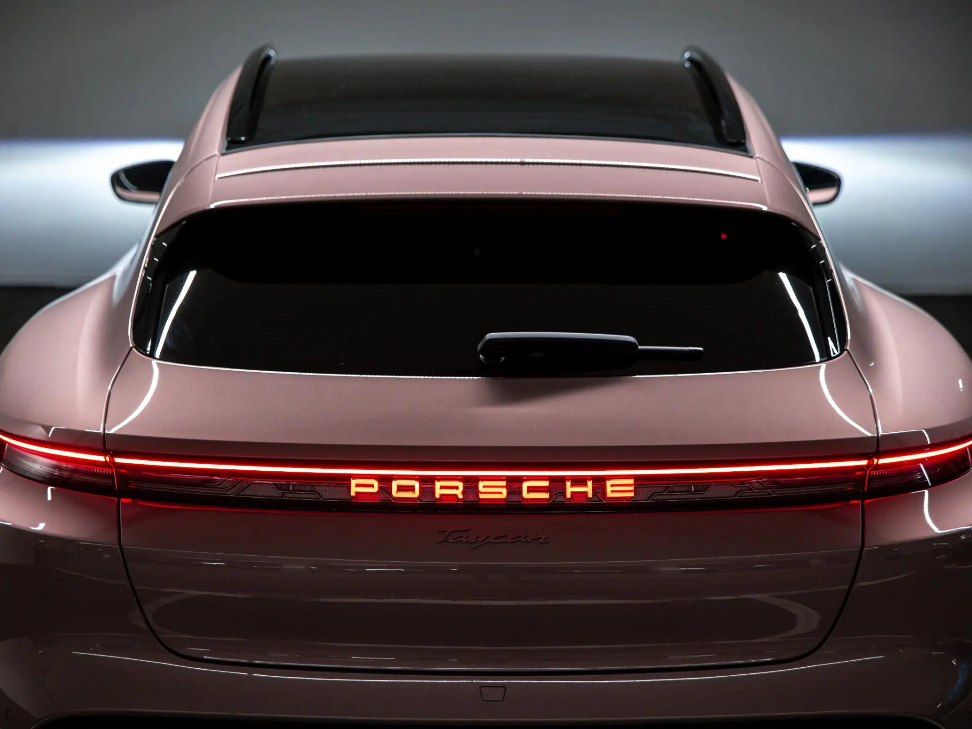 Taycan Sport Turismo Black Edition