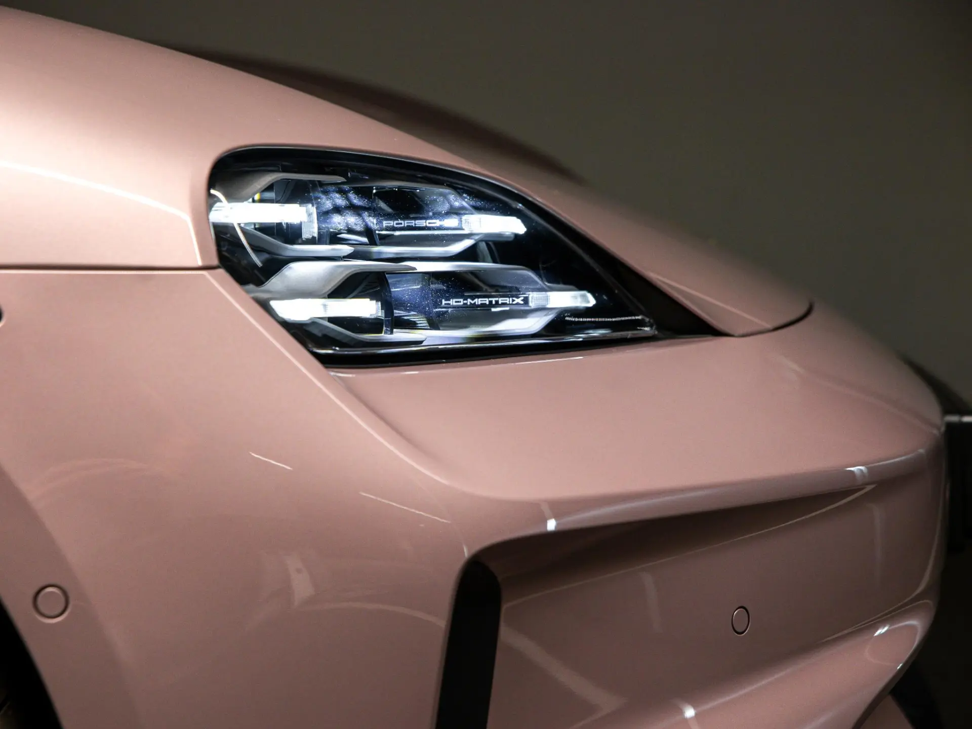 Taycan Sport Turismo Black Edition