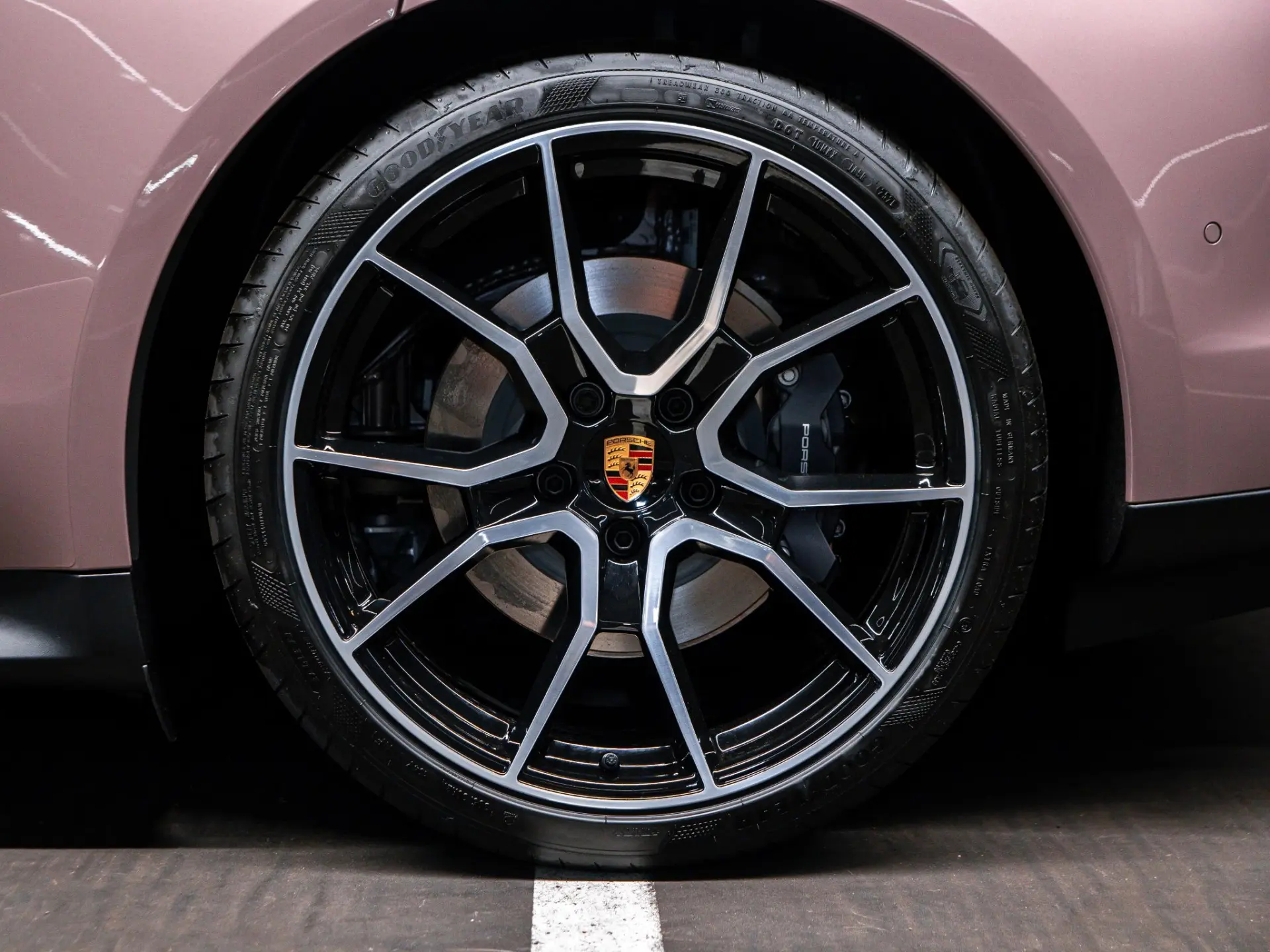 Taycan Sport Turismo Black Edition