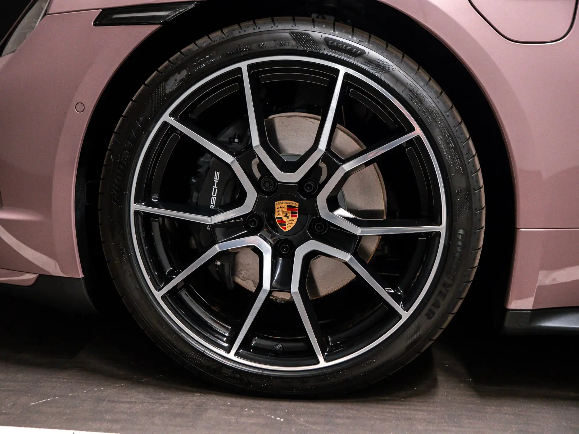 Taycan Sport Turismo Black Edition