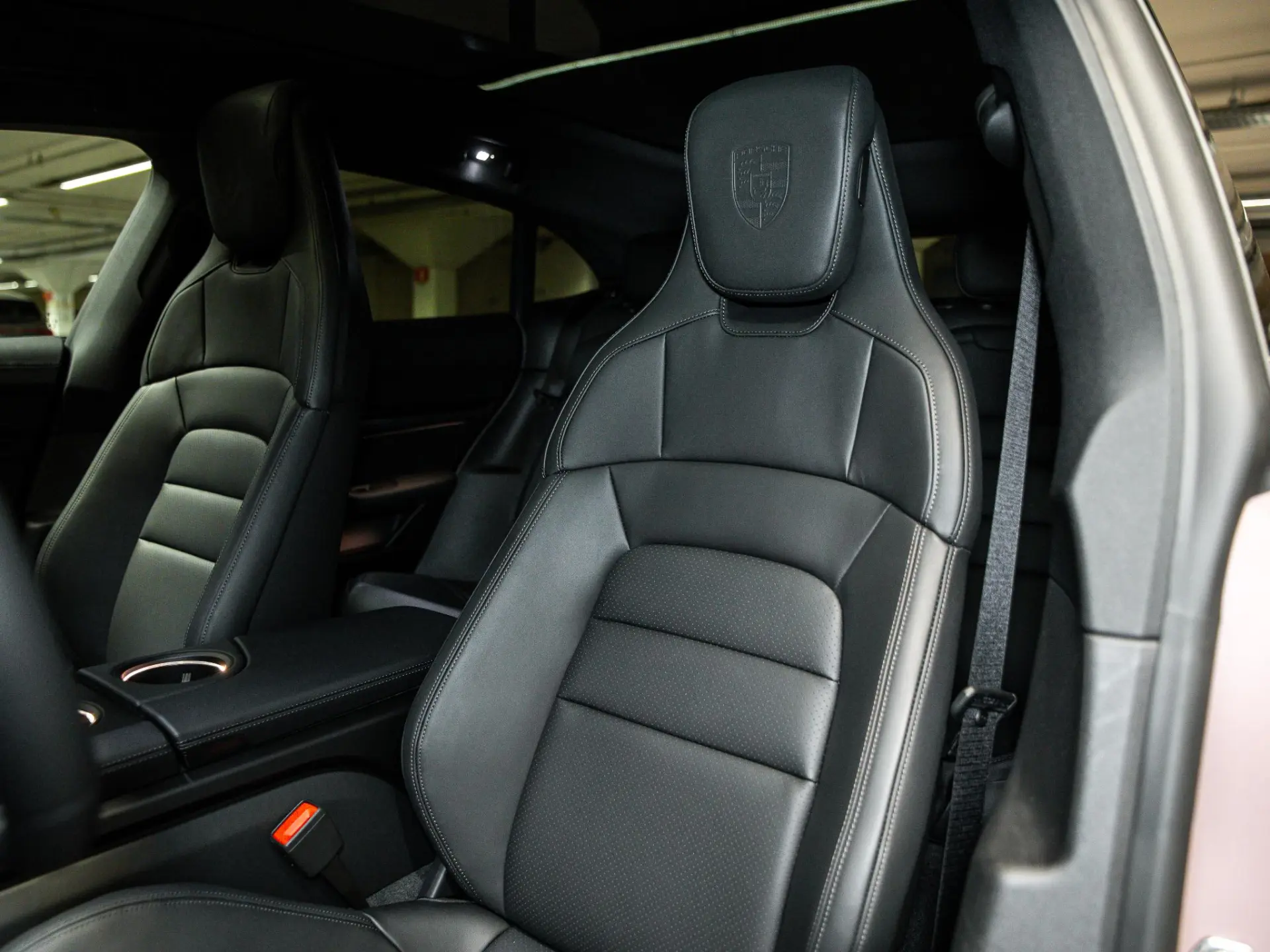 Taycan Sport Turismo Black Edition