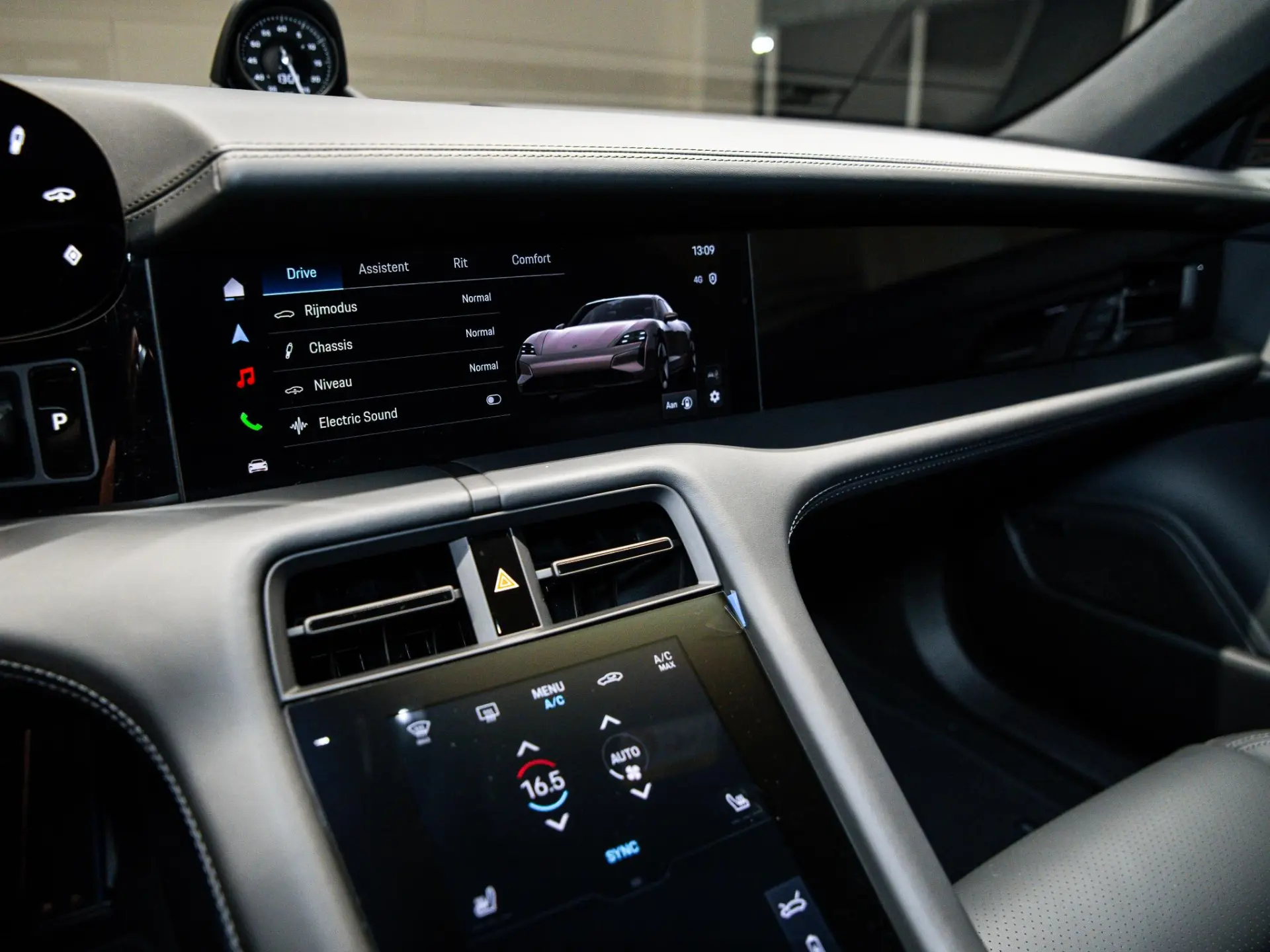 Taycan Sport Turismo Black Edition