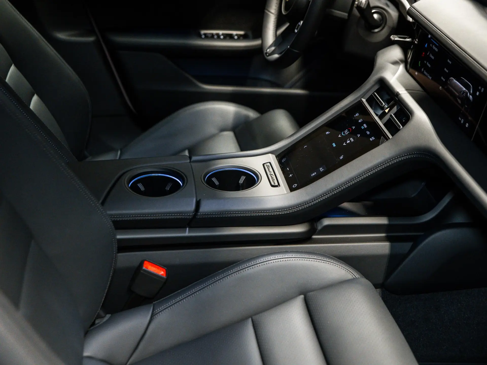 Taycan Sport Turismo Black Edition