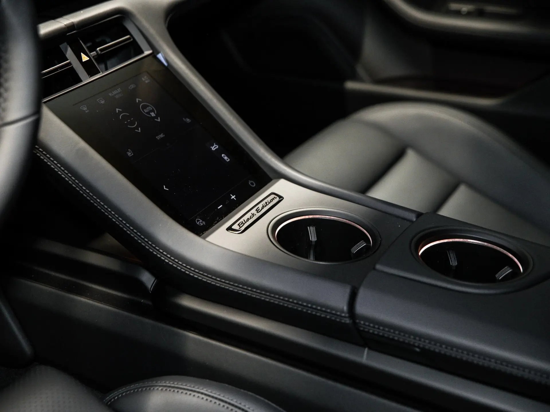 Taycan Sport Turismo Black Edition