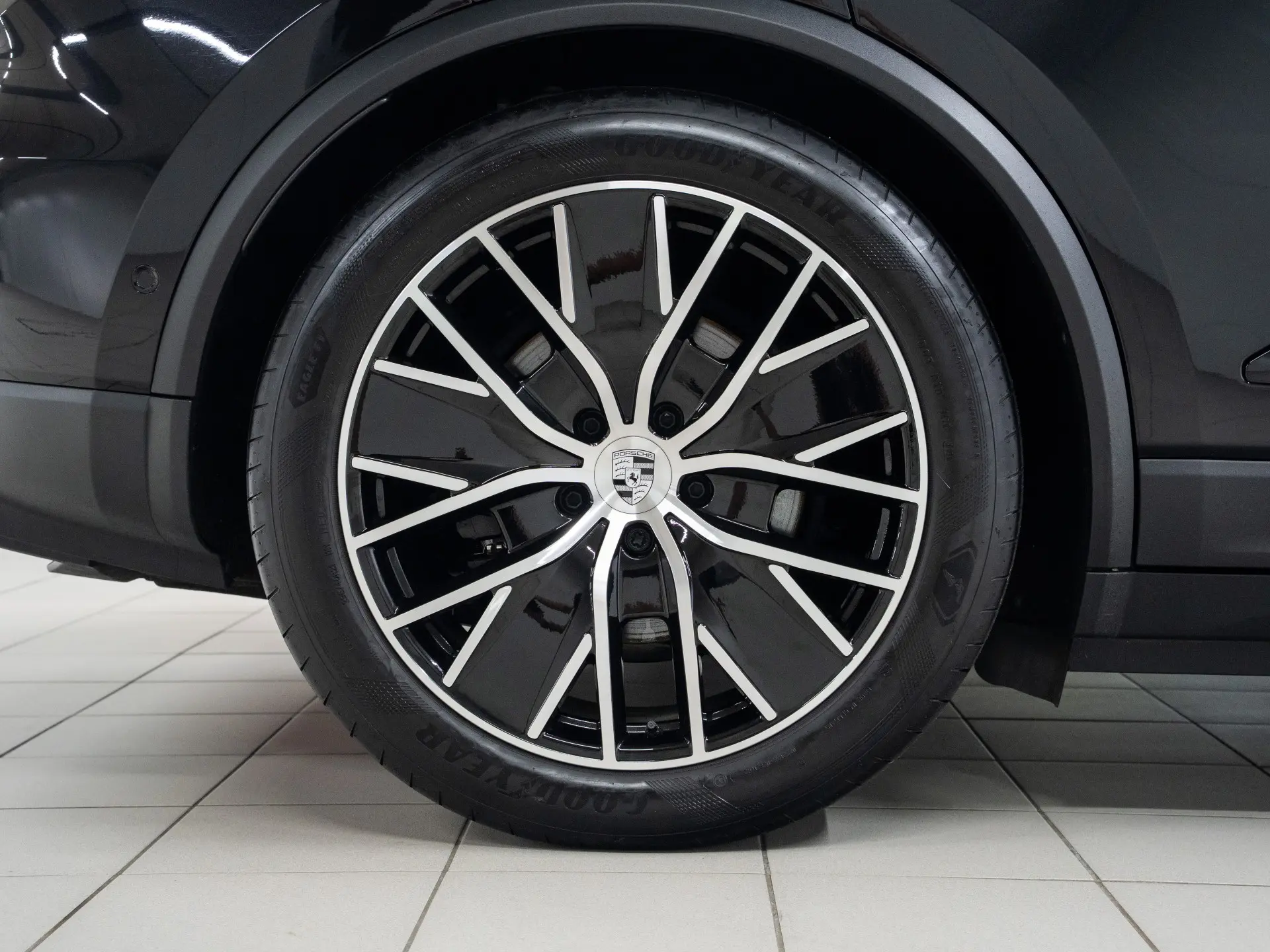 Macan 4