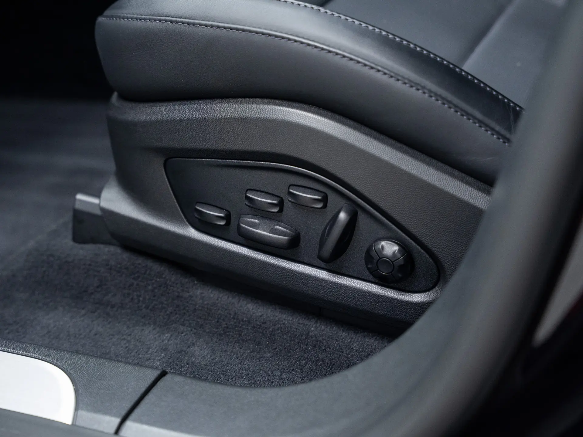 Macan 4