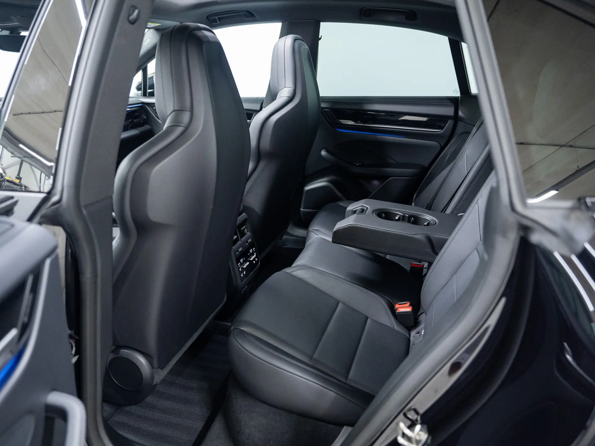 Macan 4