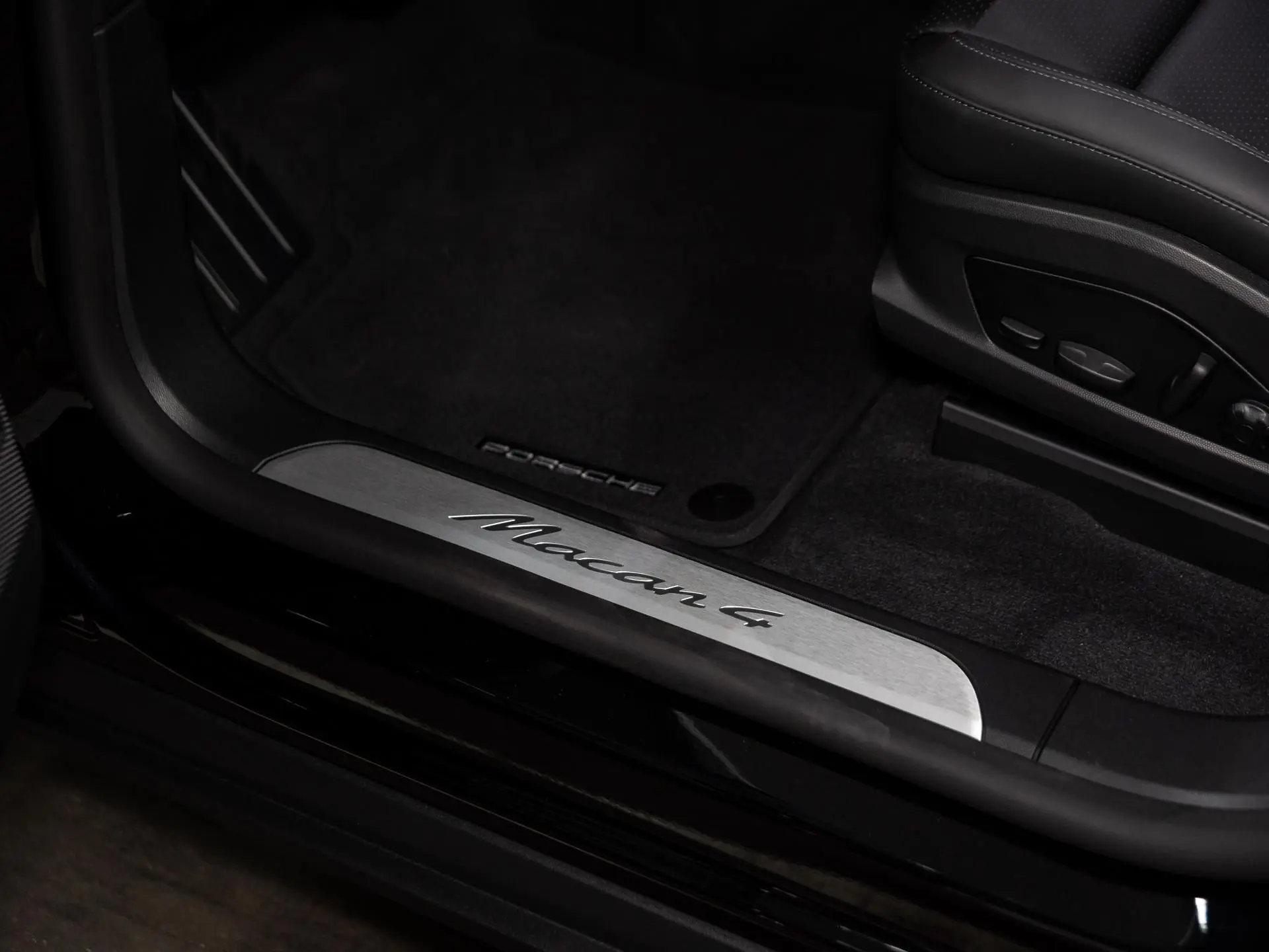 Macan 4
