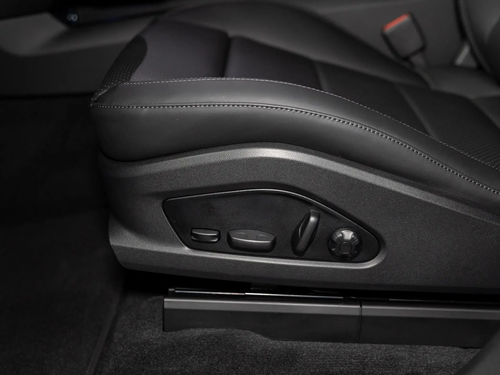 Macan 4