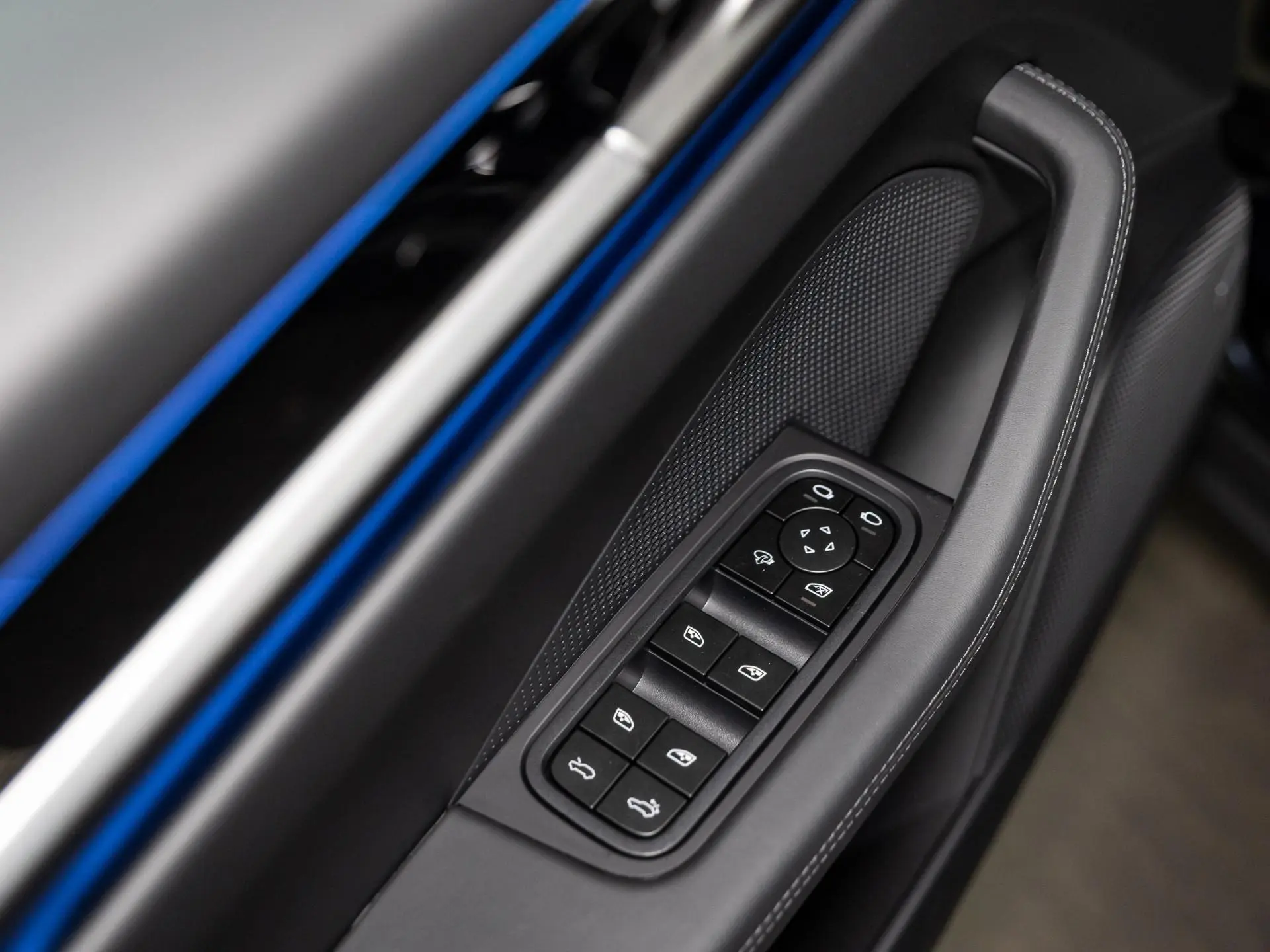 Macan 4
