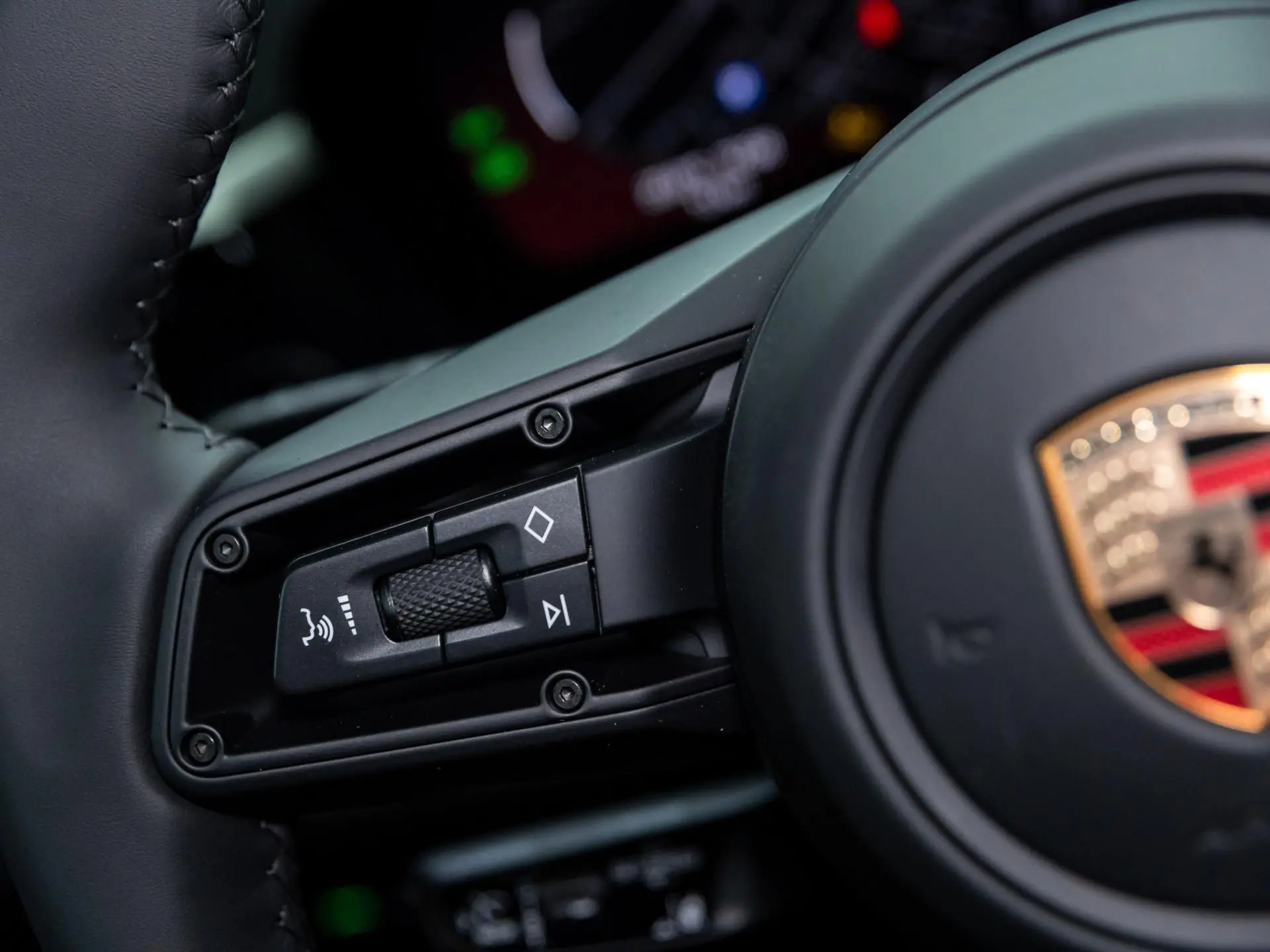Macan 4