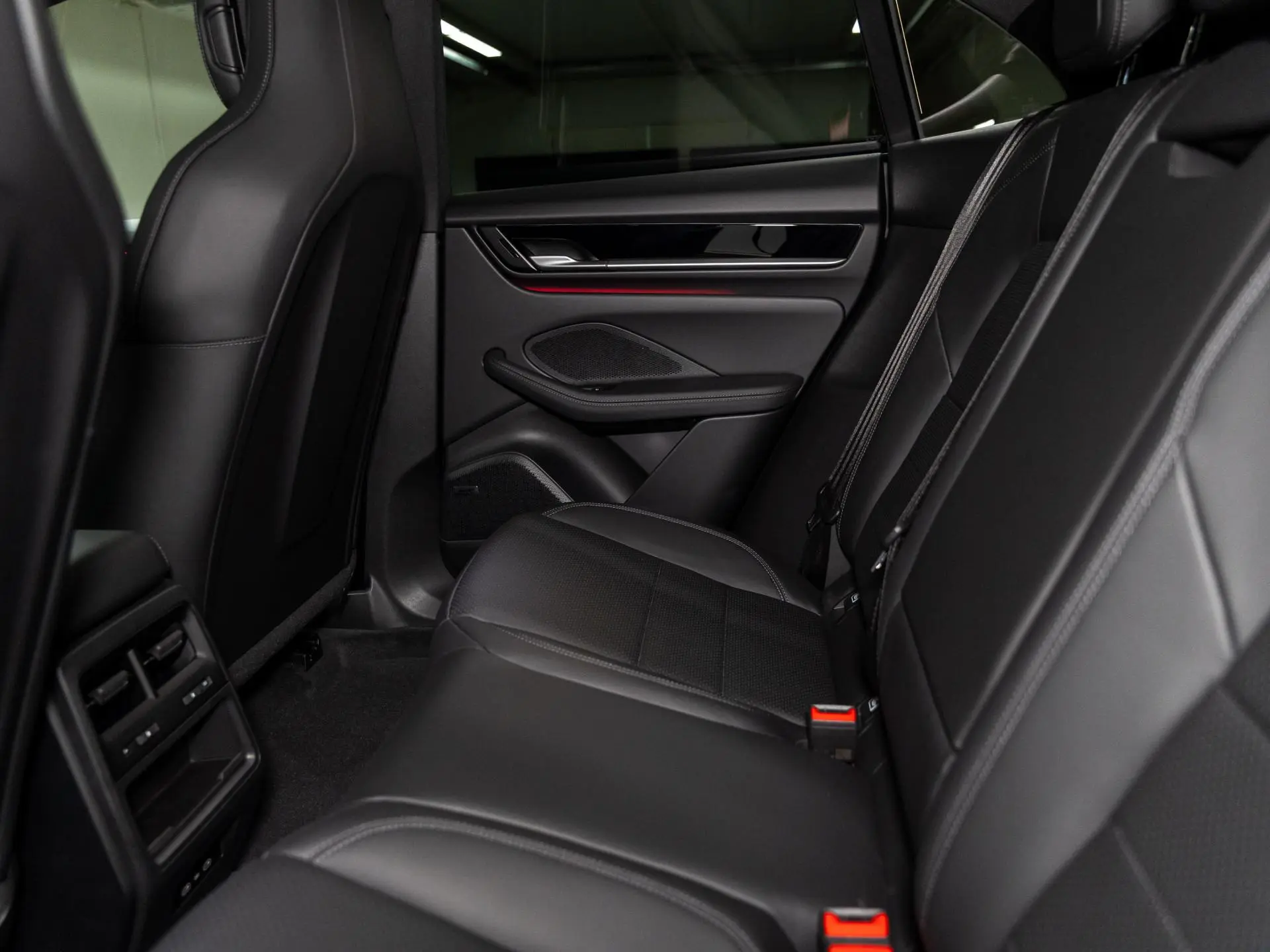 Macan 4