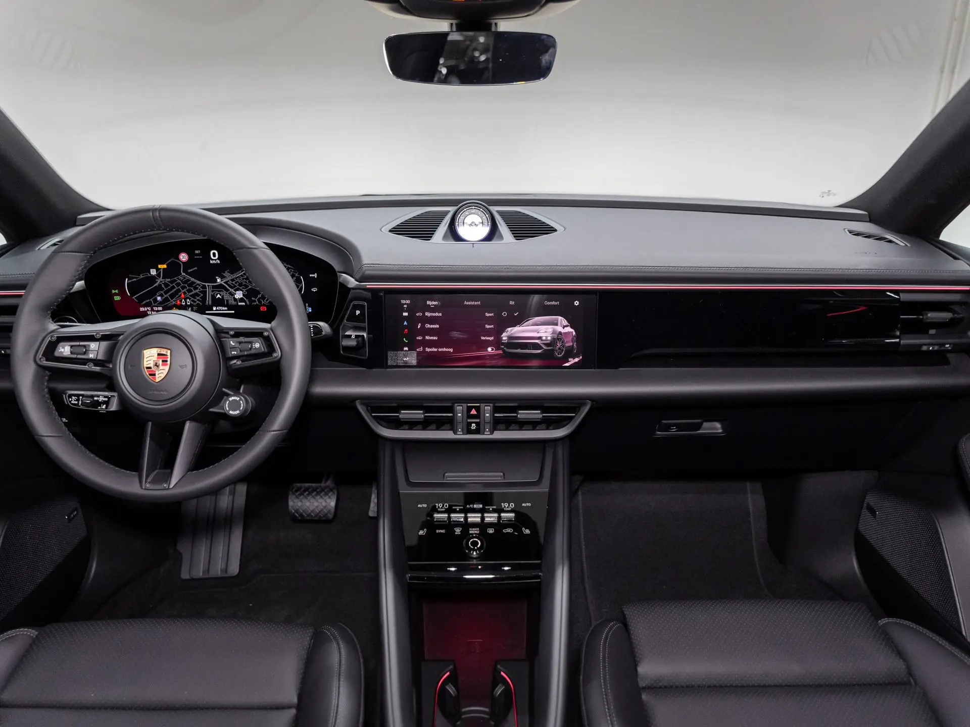 Macan 4