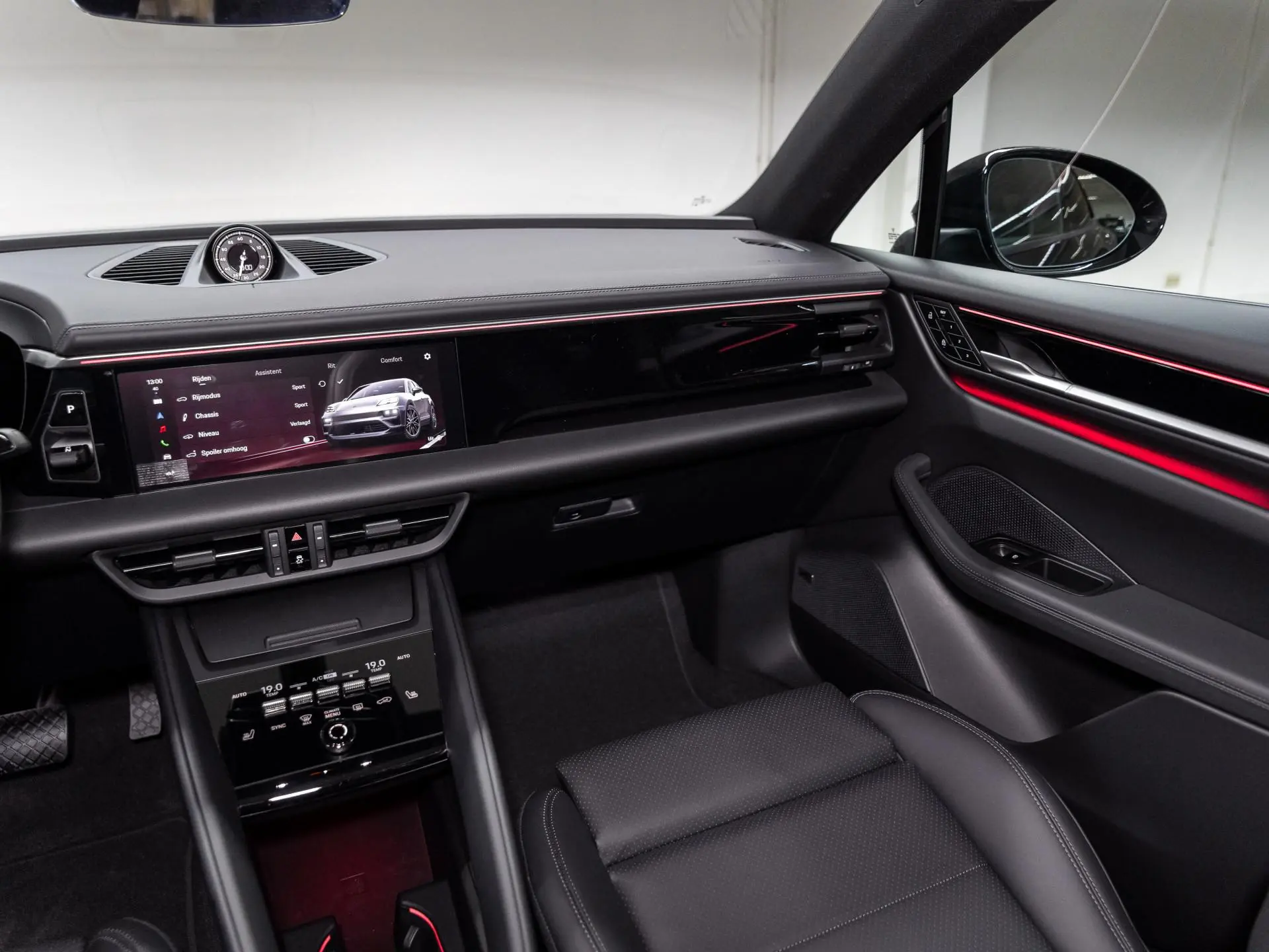 Macan 4