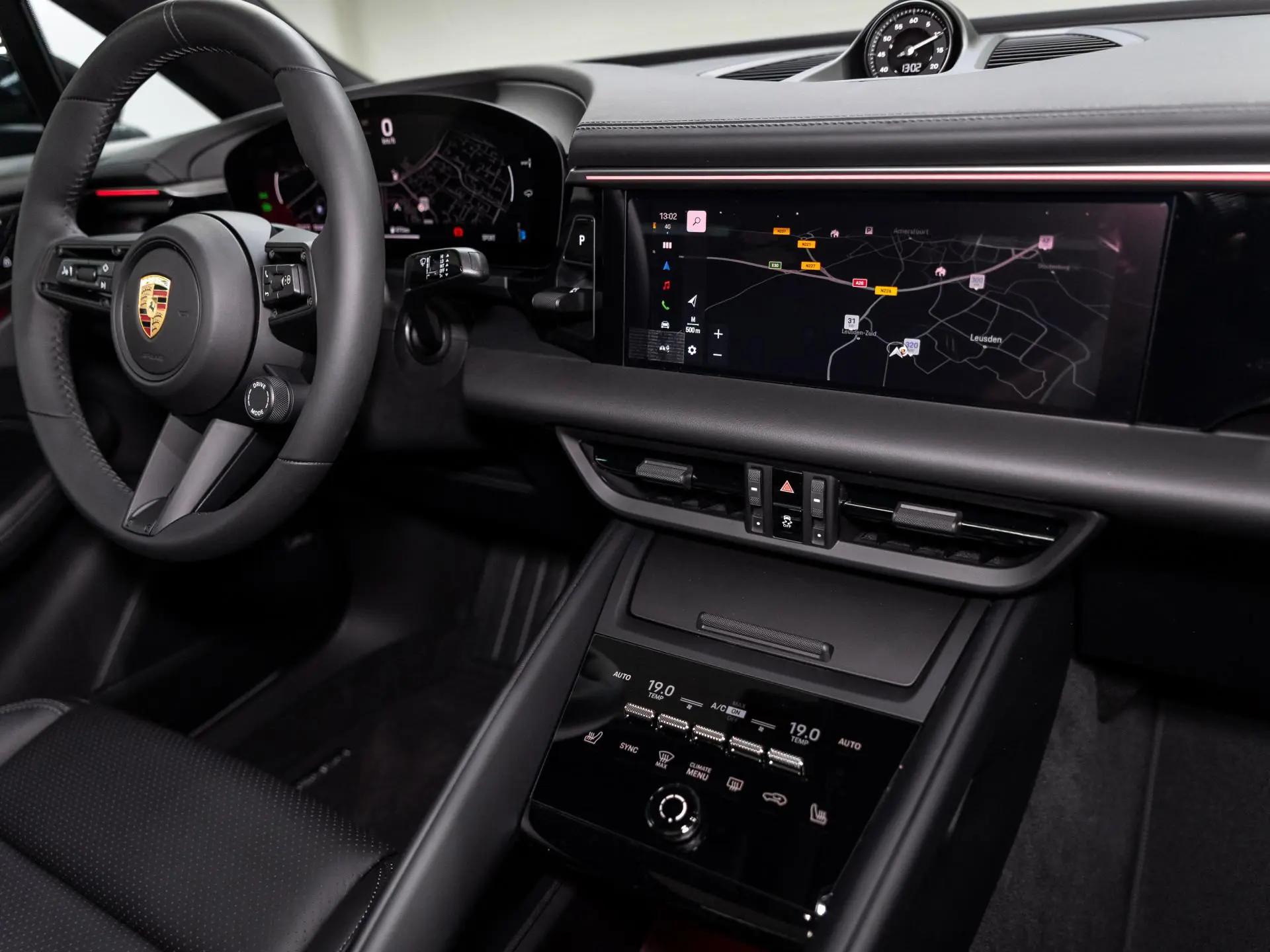 Macan 4
