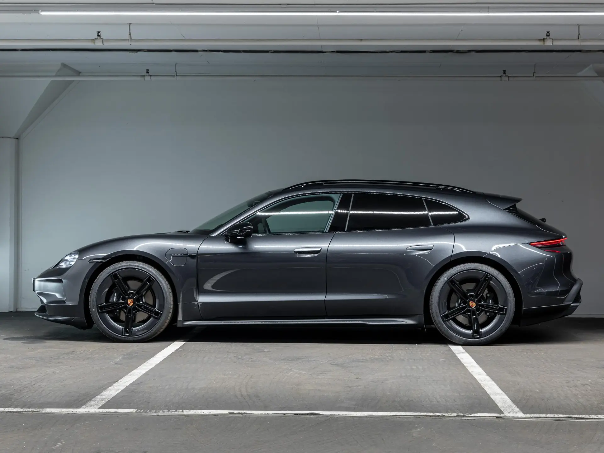 Taycan Sport Turismo Black Edition