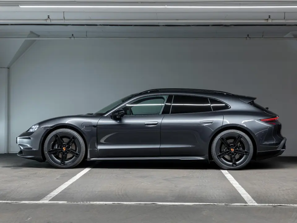Taycan Sport Turismo Black Edition