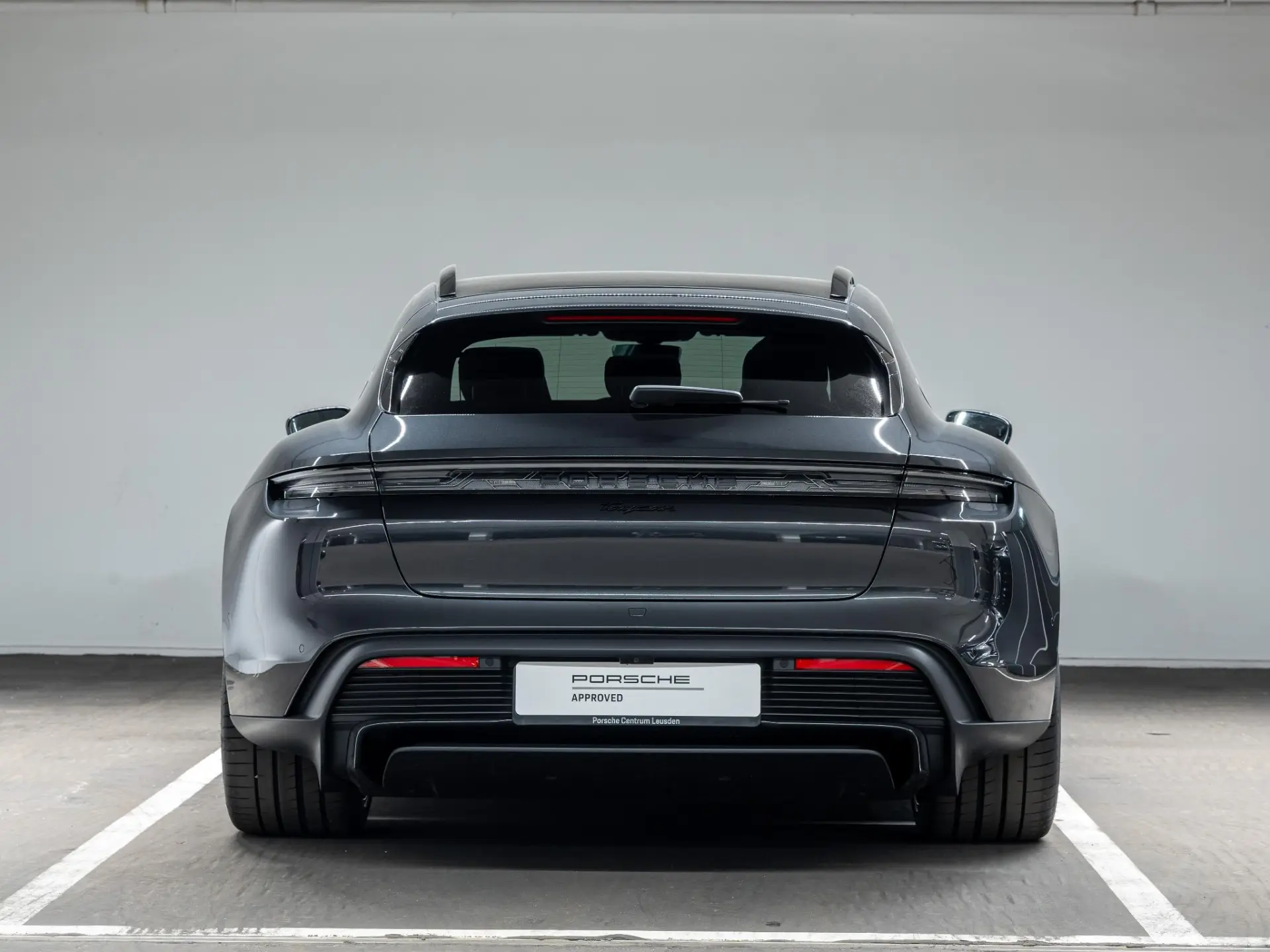 Taycan Sport Turismo Black Edition