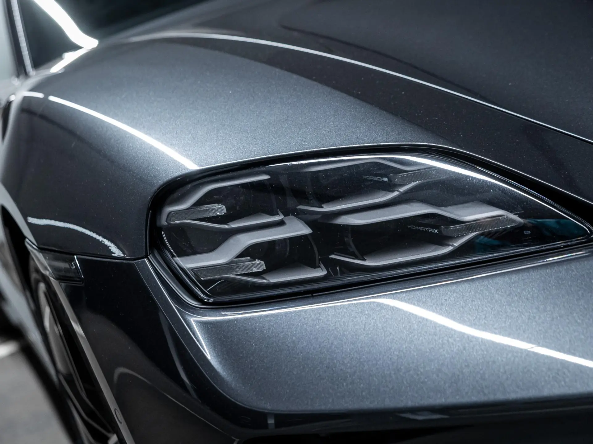 Taycan Sport Turismo Black Edition