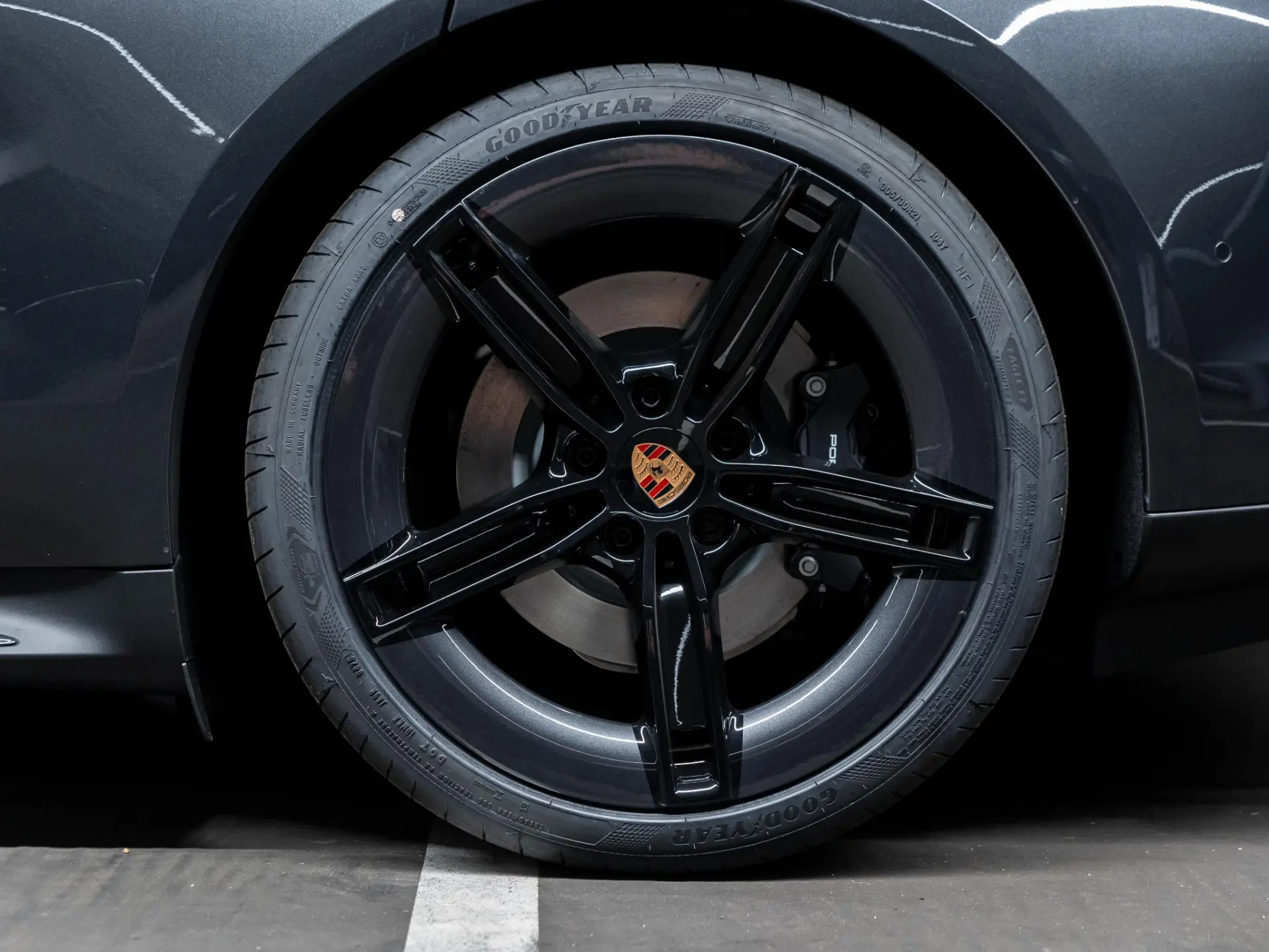 Taycan Sport Turismo Black Edition