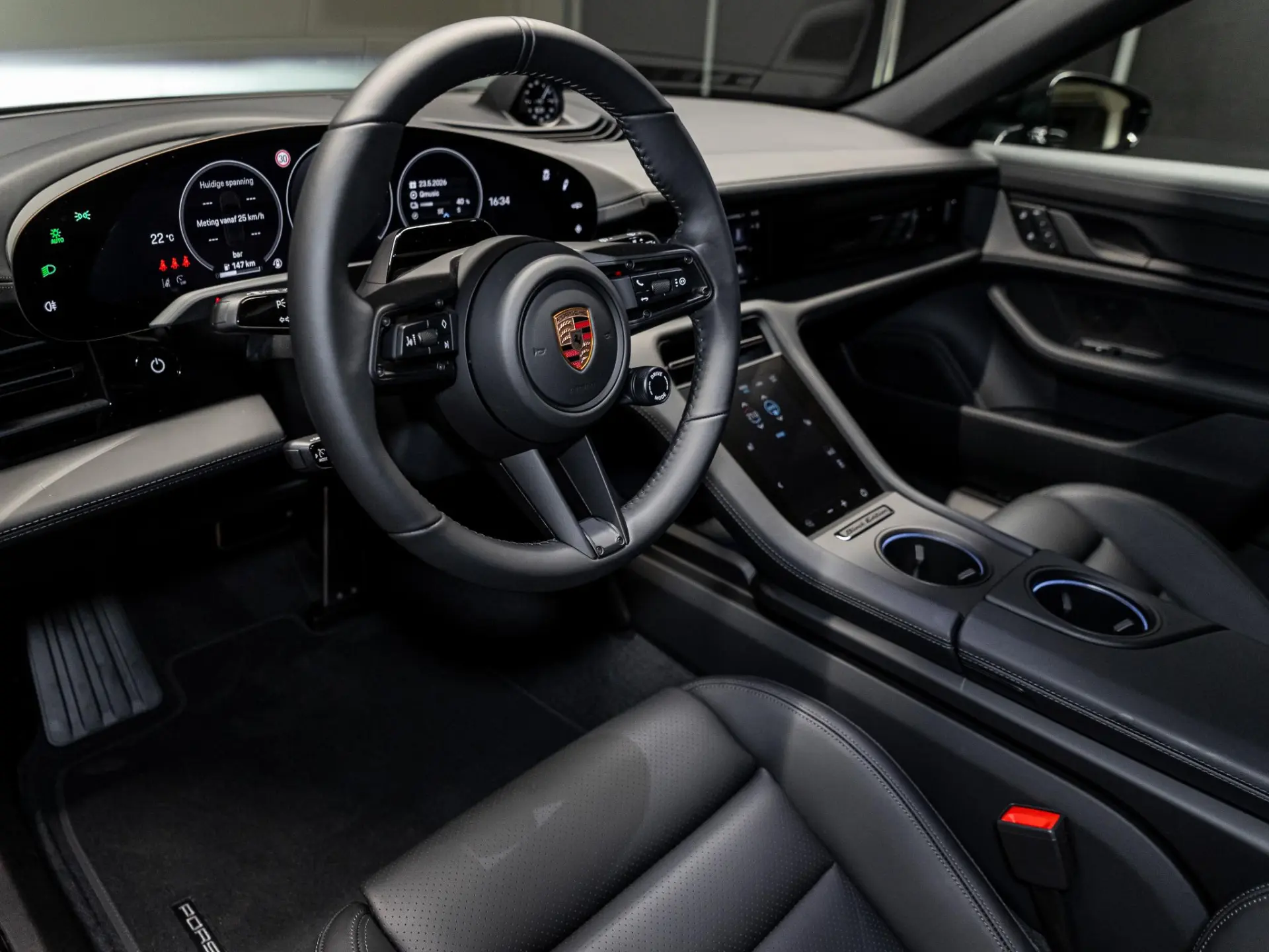 Taycan Sport Turismo Black Edition