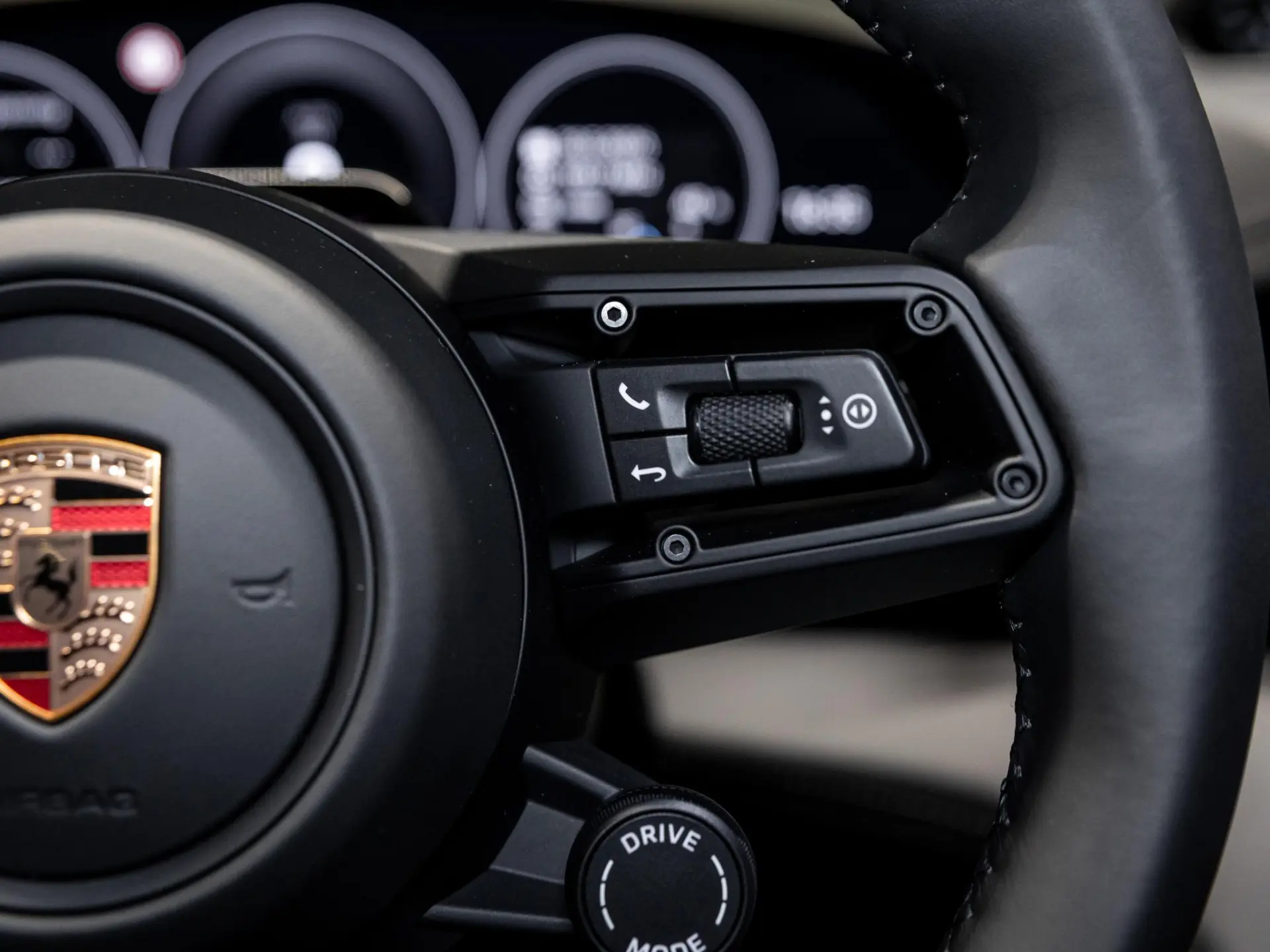 Taycan Sport Turismo Black Edition
