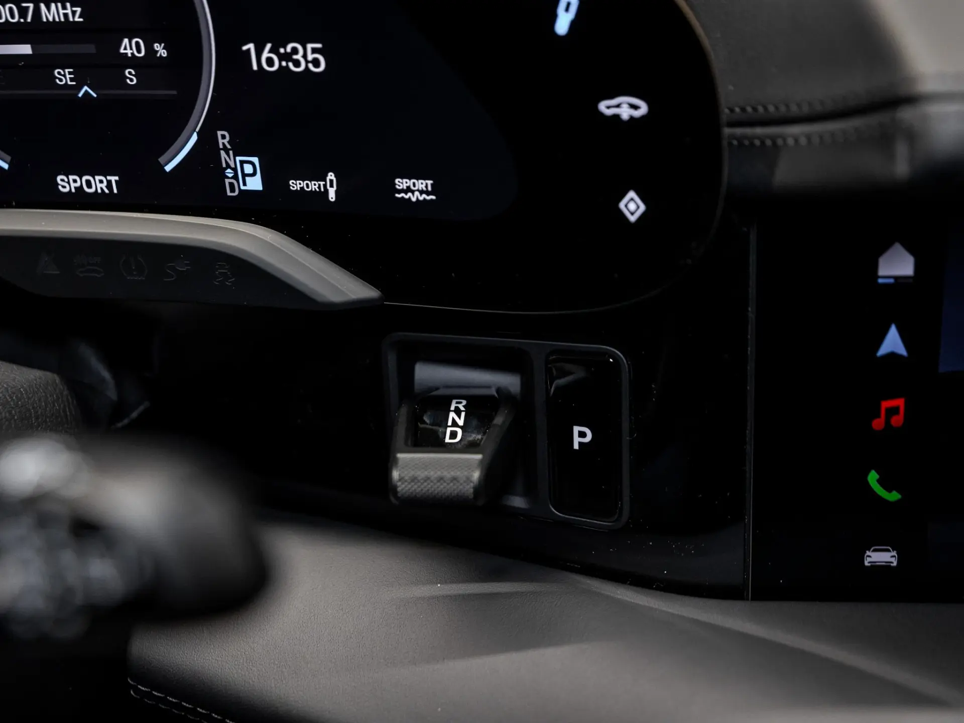Taycan Sport Turismo Black Edition