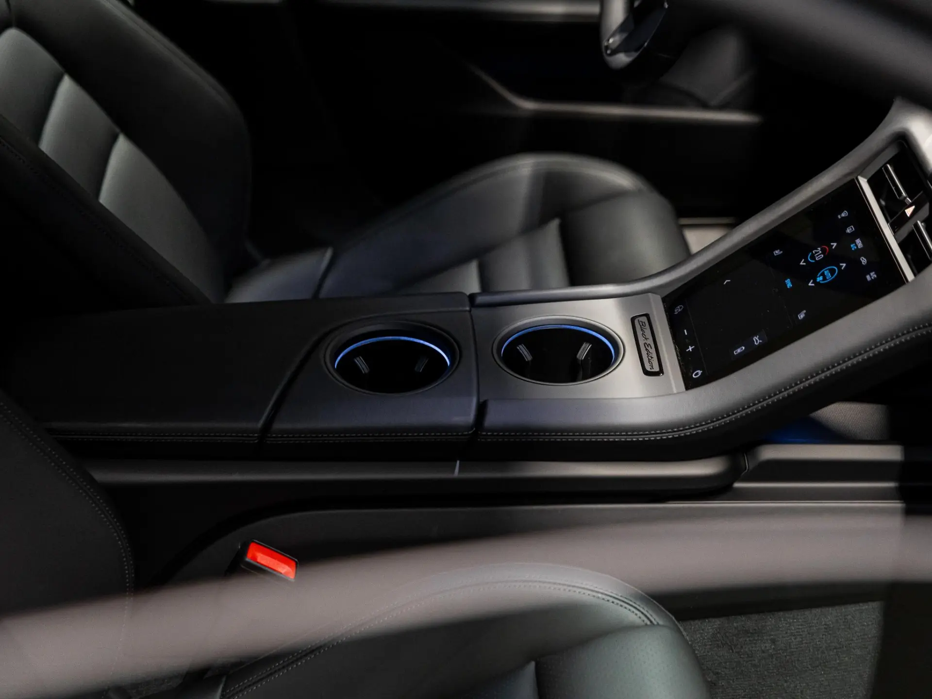 Taycan Sport Turismo Black Edition