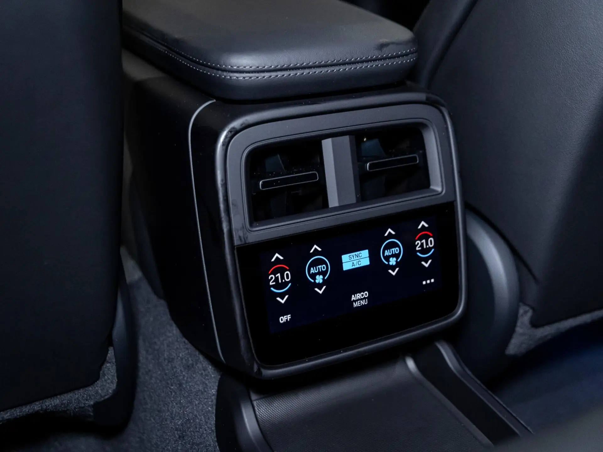 Taycan Sport Turismo Black Edition