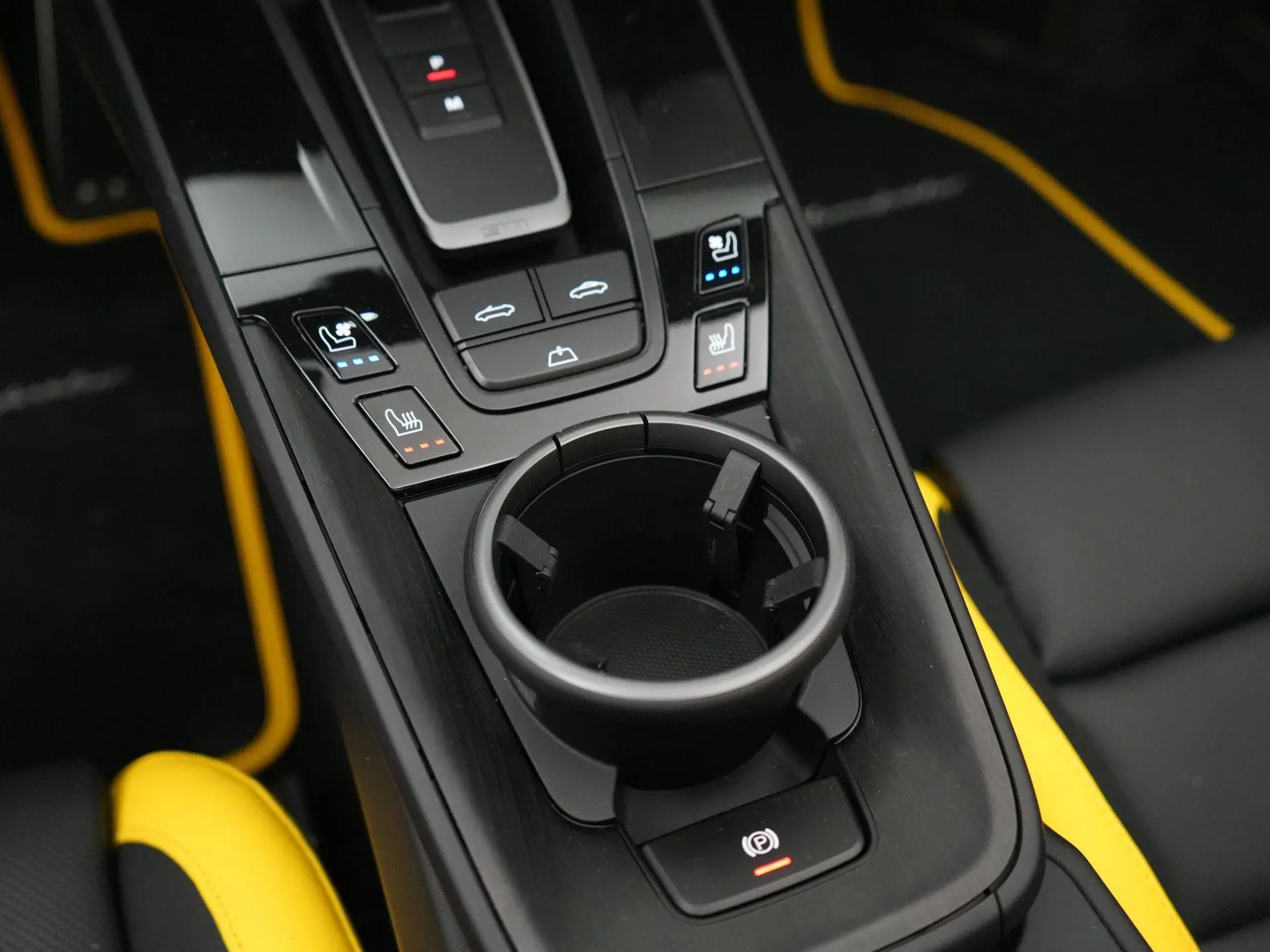 911 Carrera 4 GTS Cabriolet