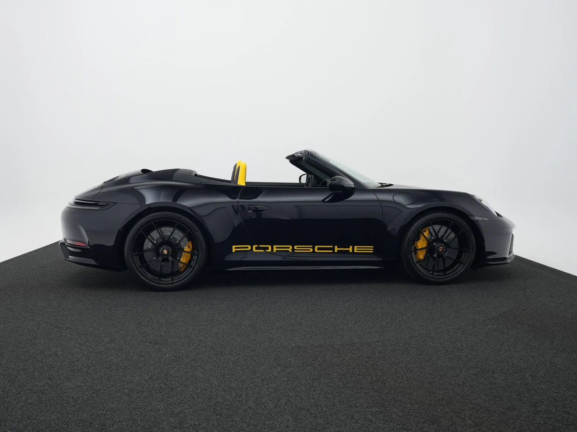 911 Carrera 4 GTS Cabriolet