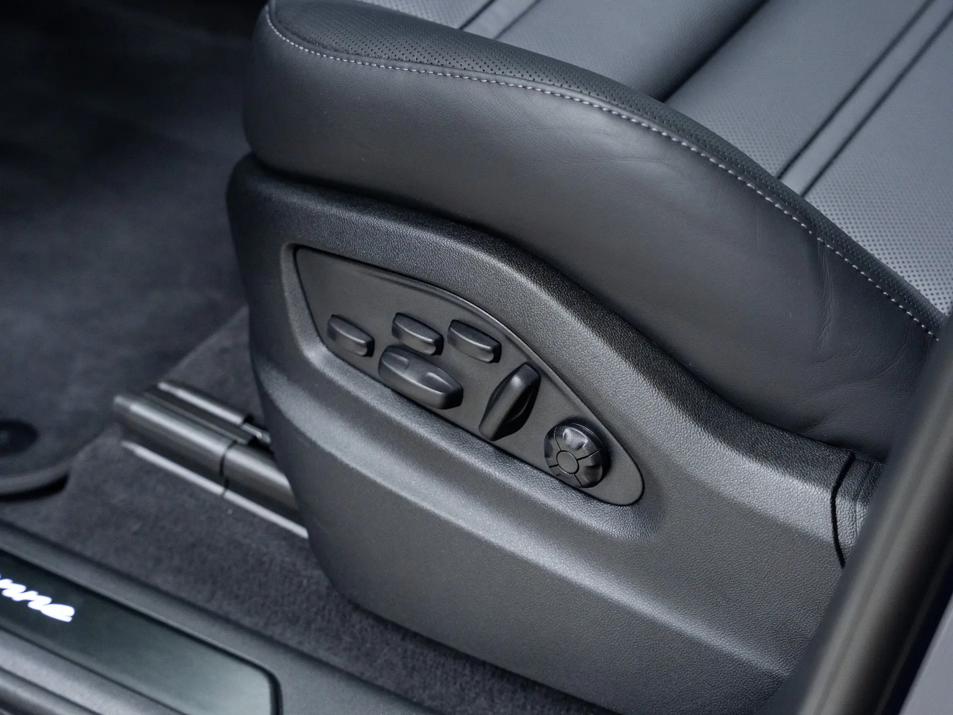 Cayenne E-Hybrid Black Edition