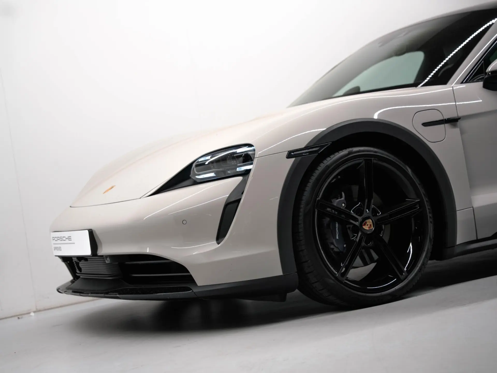 Taycan 4 Cross Turismo
