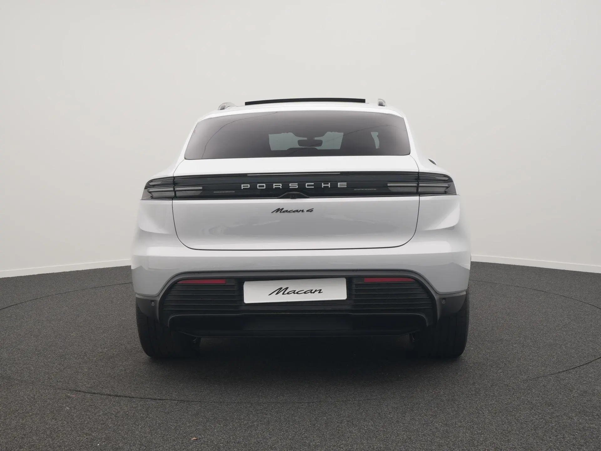 Macan Macan 4