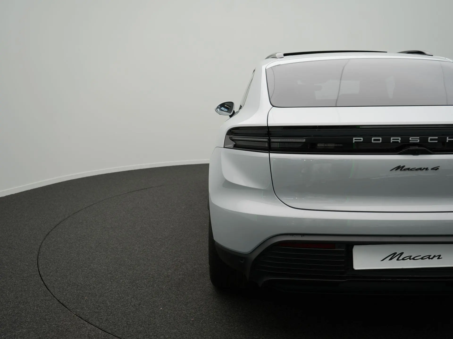 Macan Macan 4