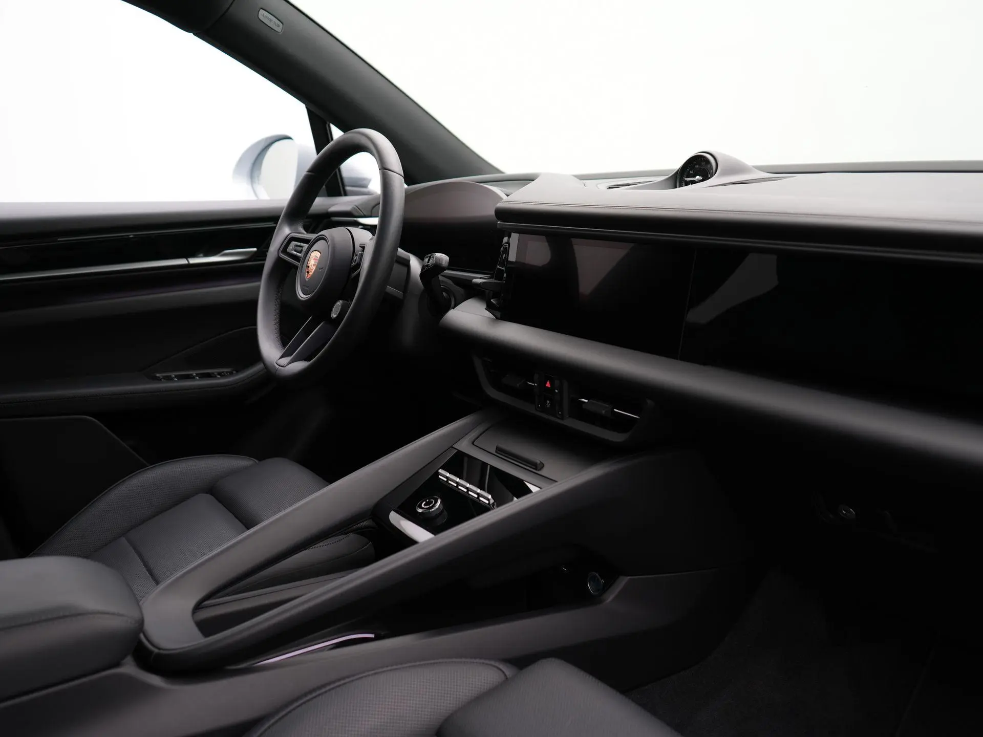 Macan Macan 4