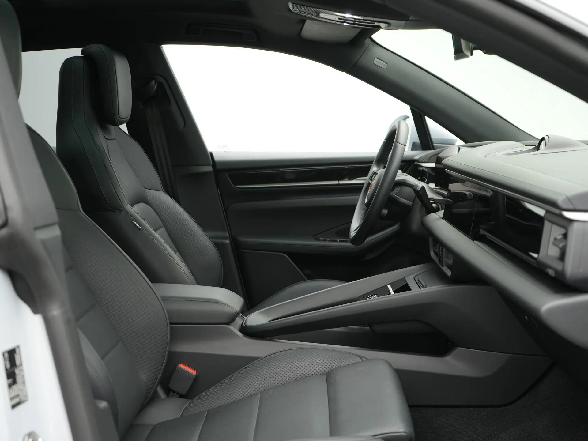 Macan Macan 4