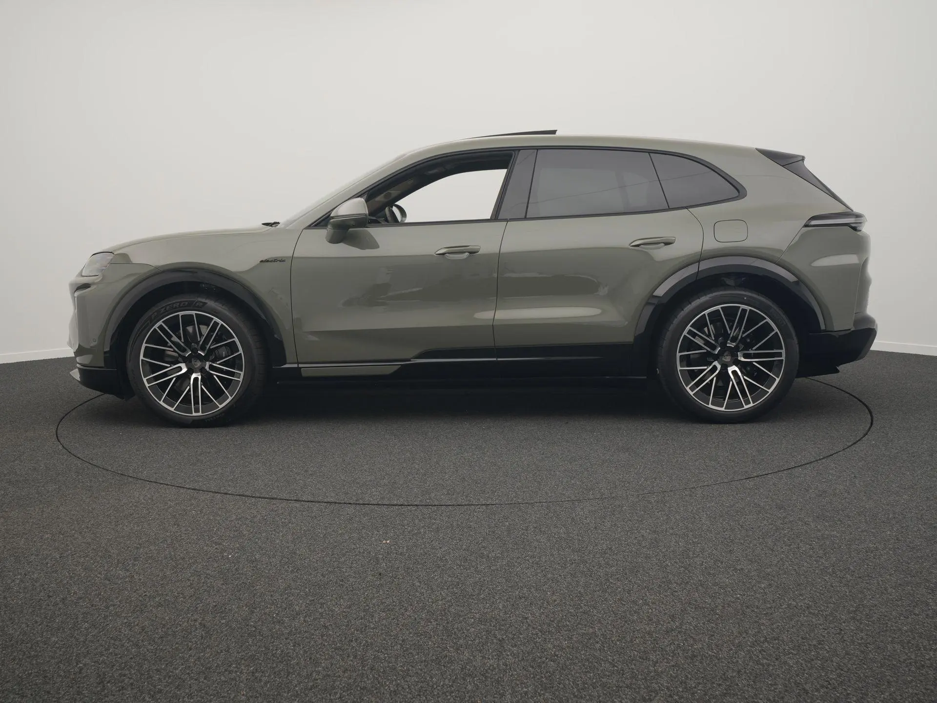 Cayenne Turbo Electric