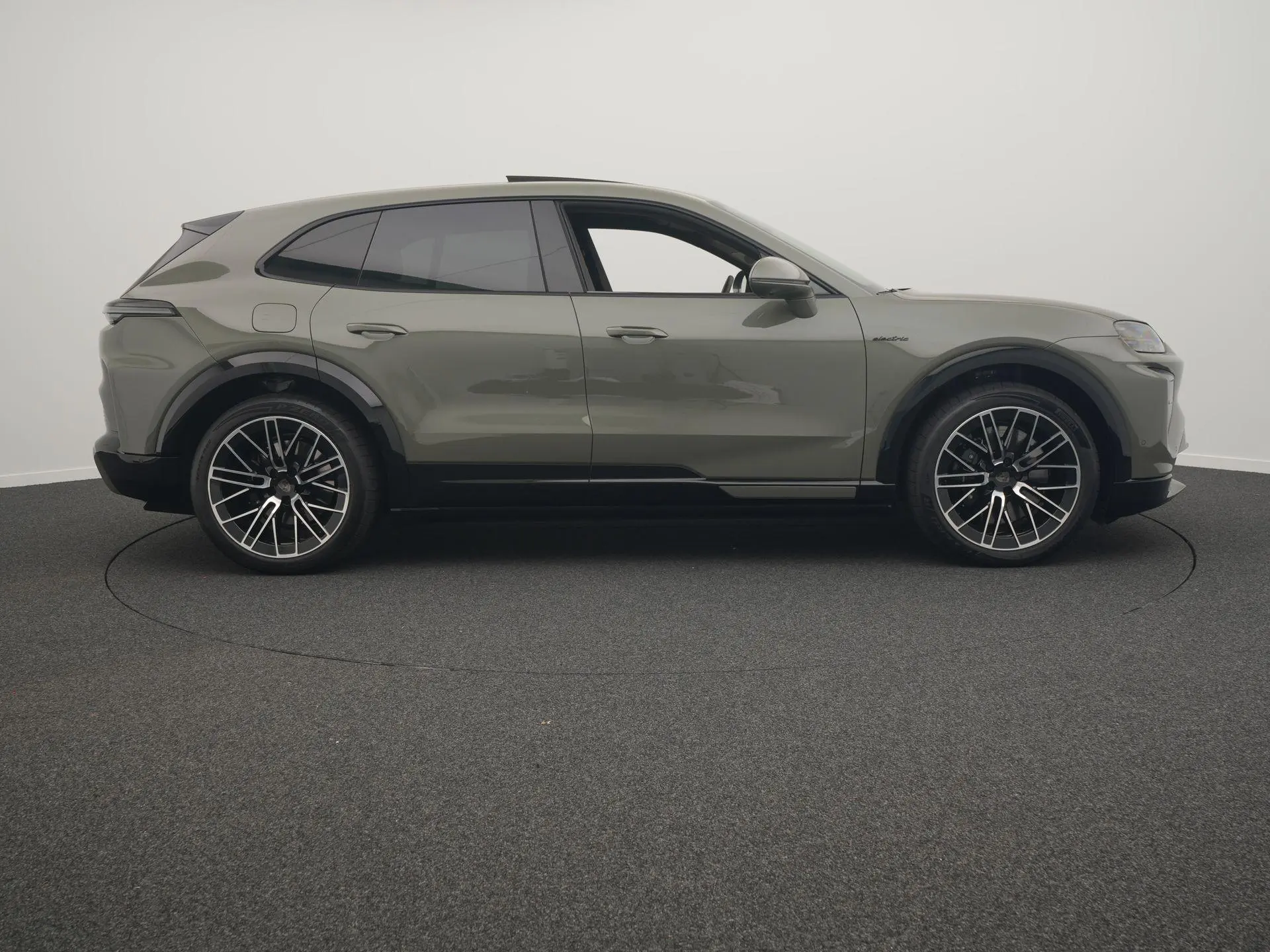 Cayenne Turbo Electric