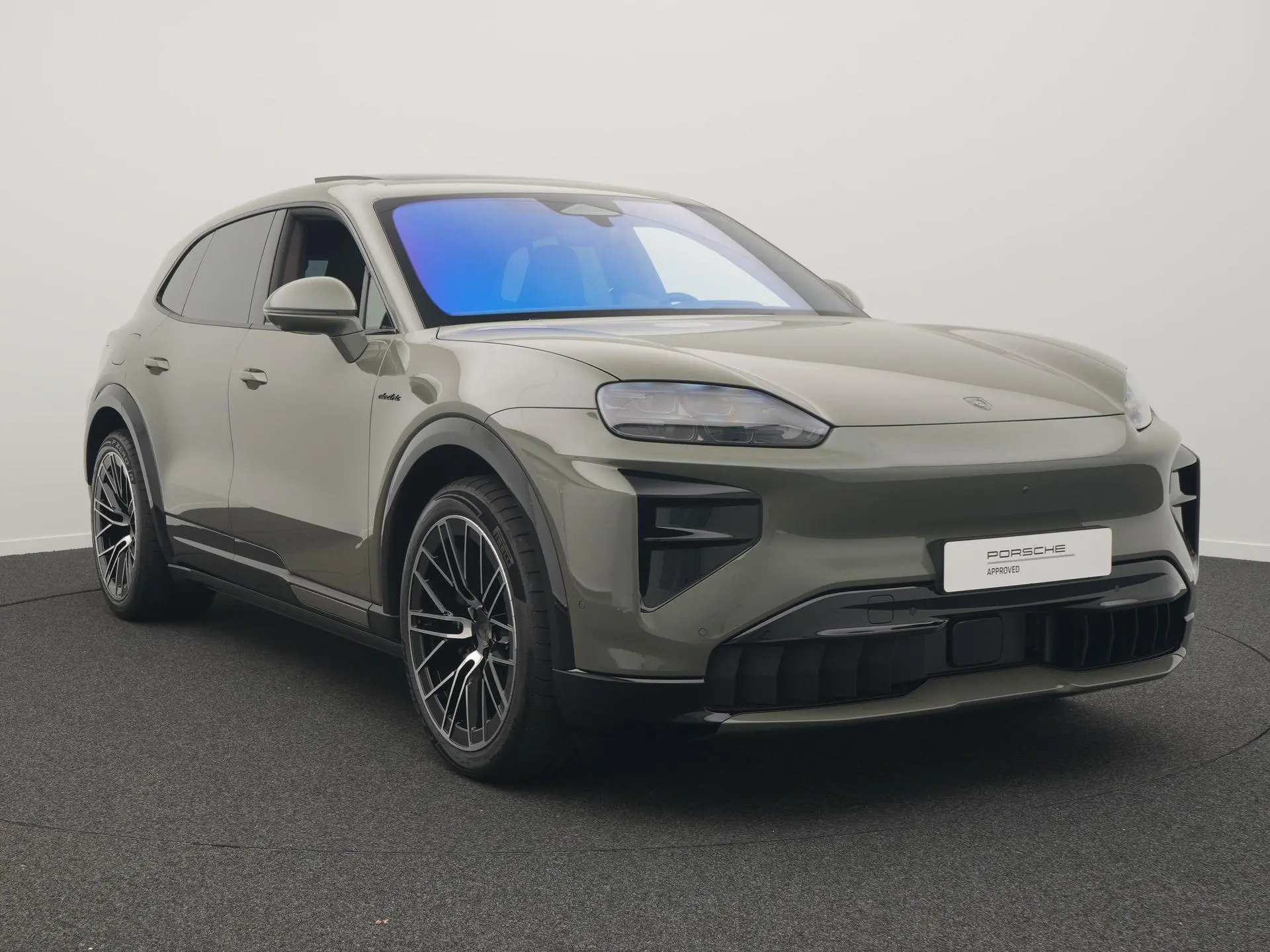 Cayenne Turbo Electric