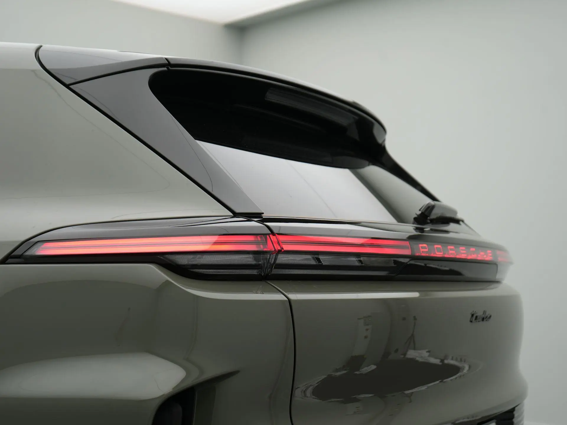 Cayenne Turbo Electric