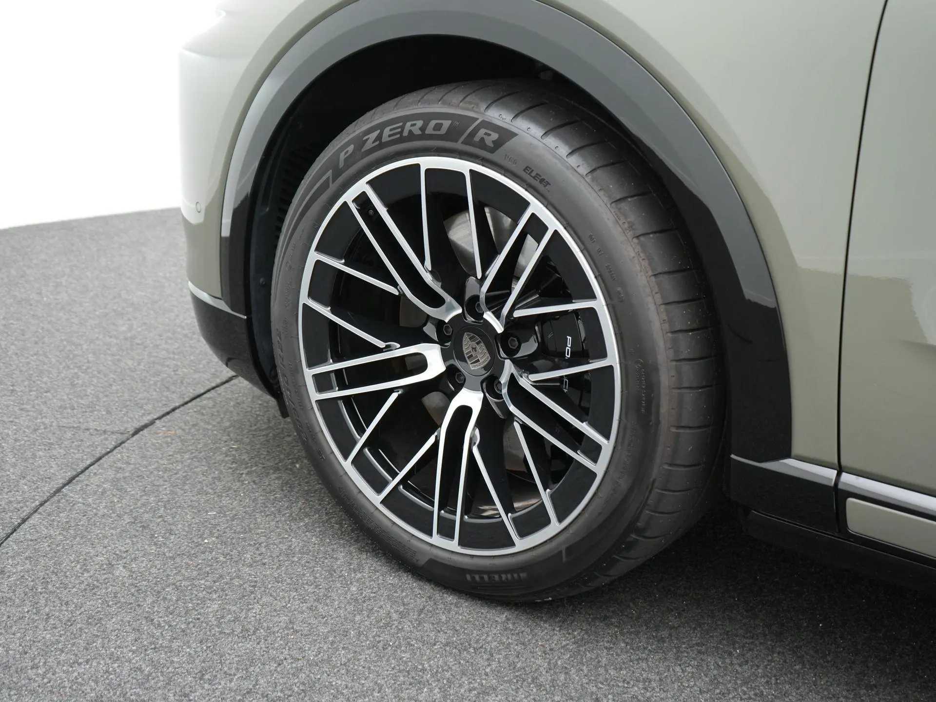 Cayenne Turbo Electric