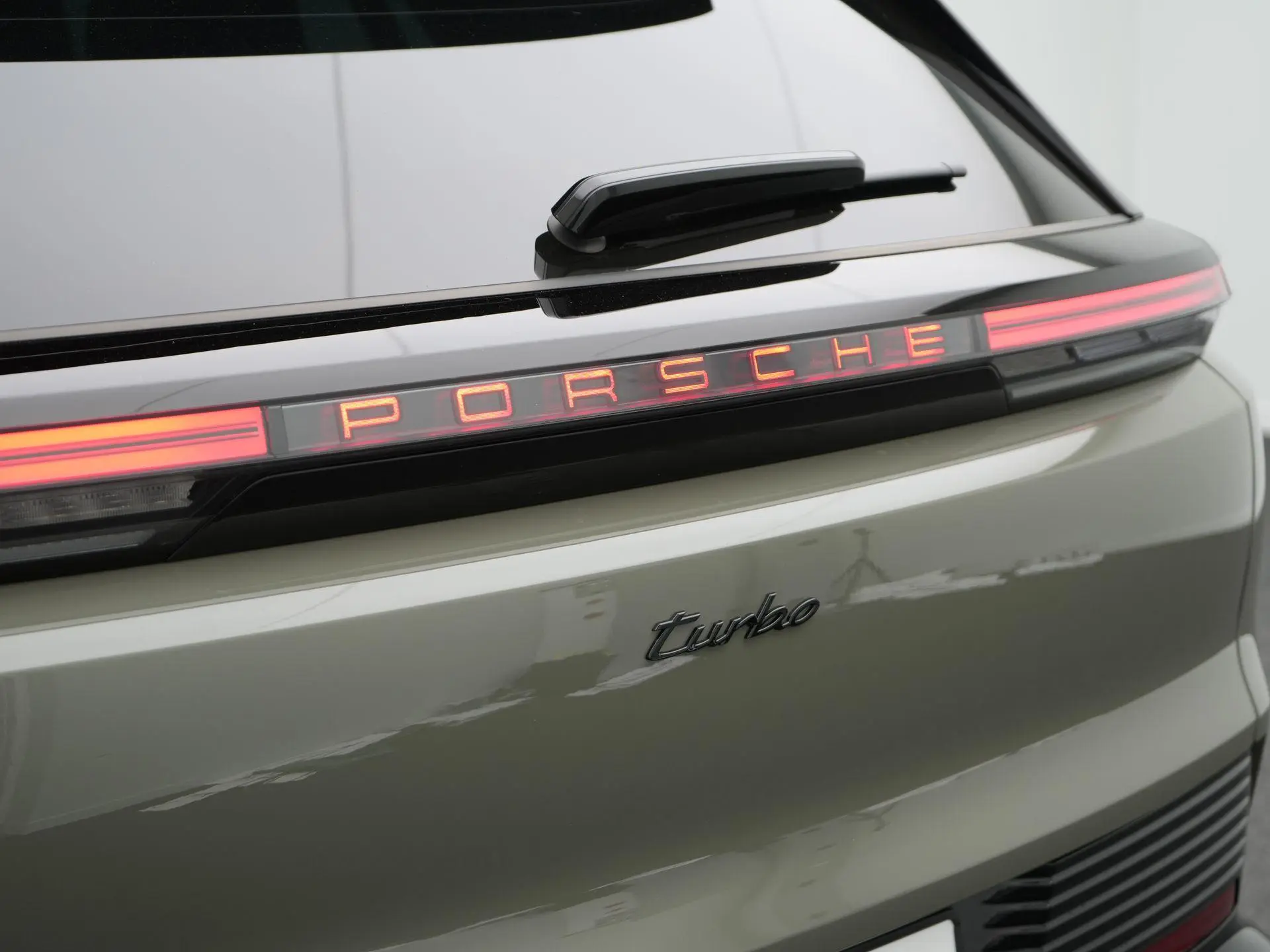 Cayenne Turbo Electric