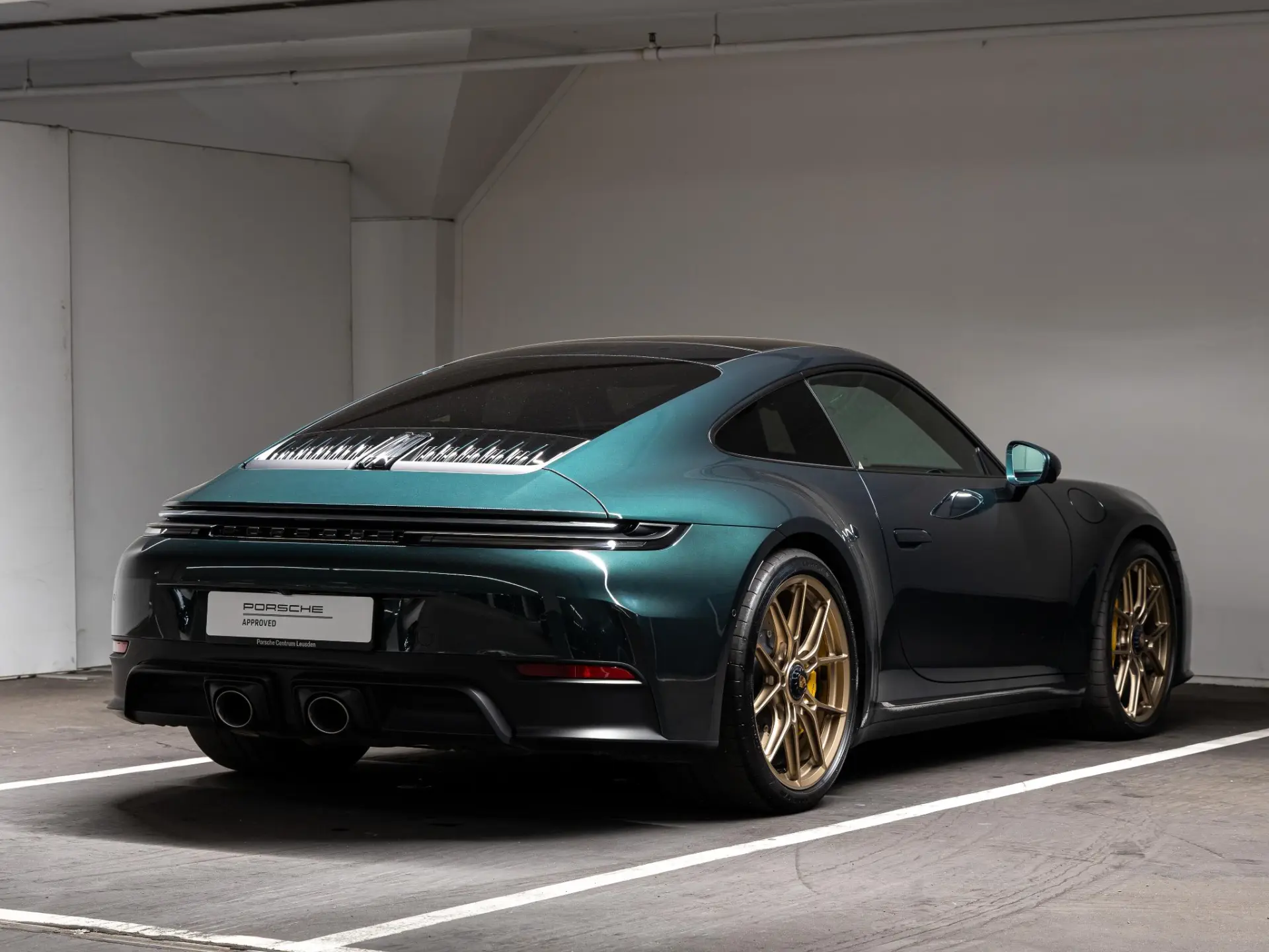 911 3.6 T-Hybrid Carrera 4 GTS