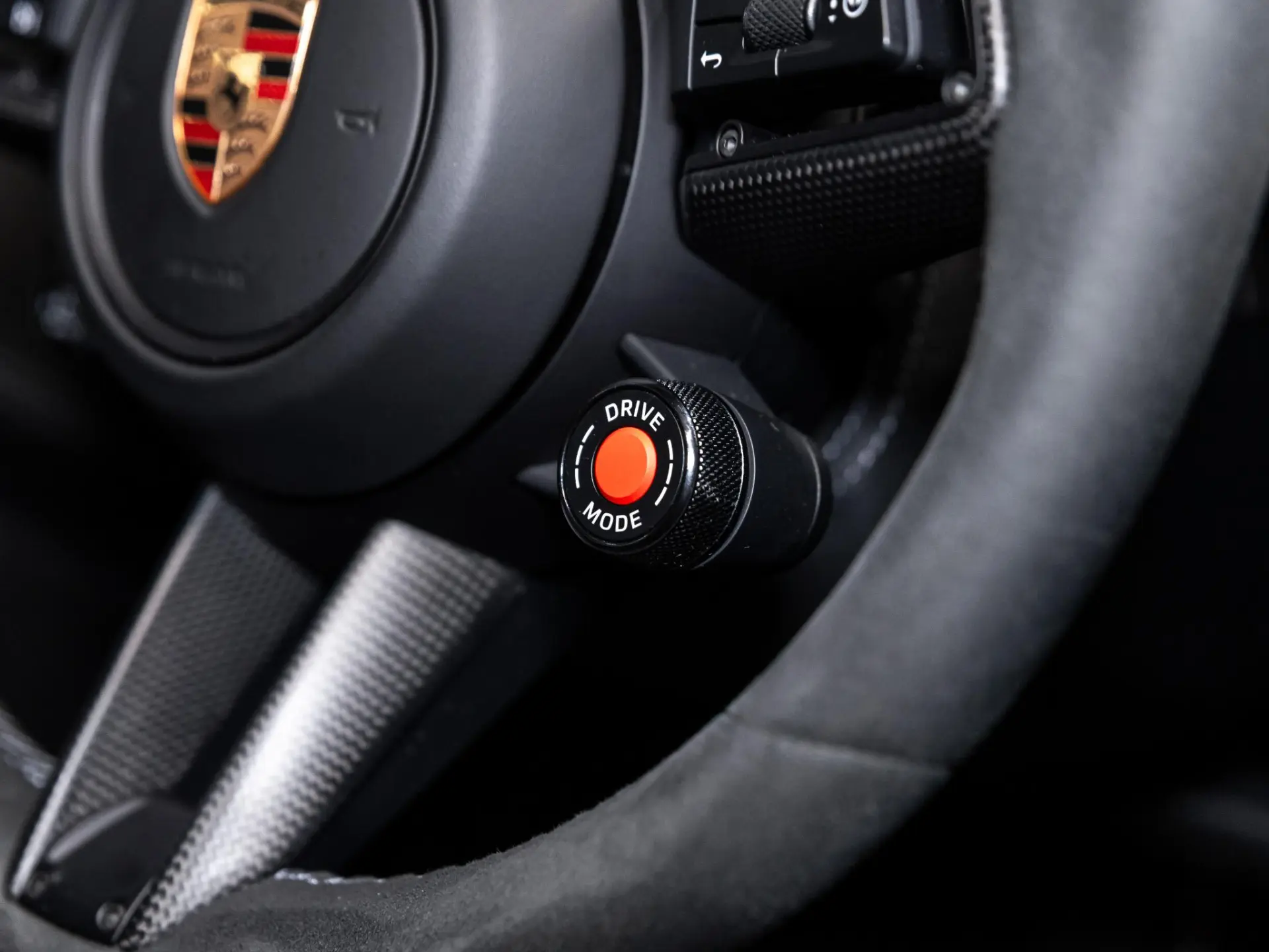 911 3.6 T-Hybrid Carrera 4 GTS