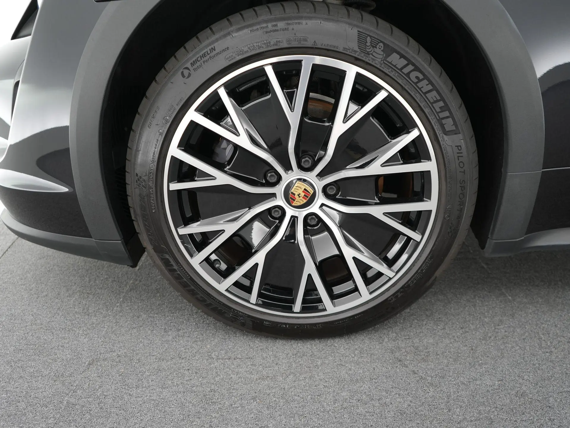 Taycan Cross Turismo 4 93 kWh
