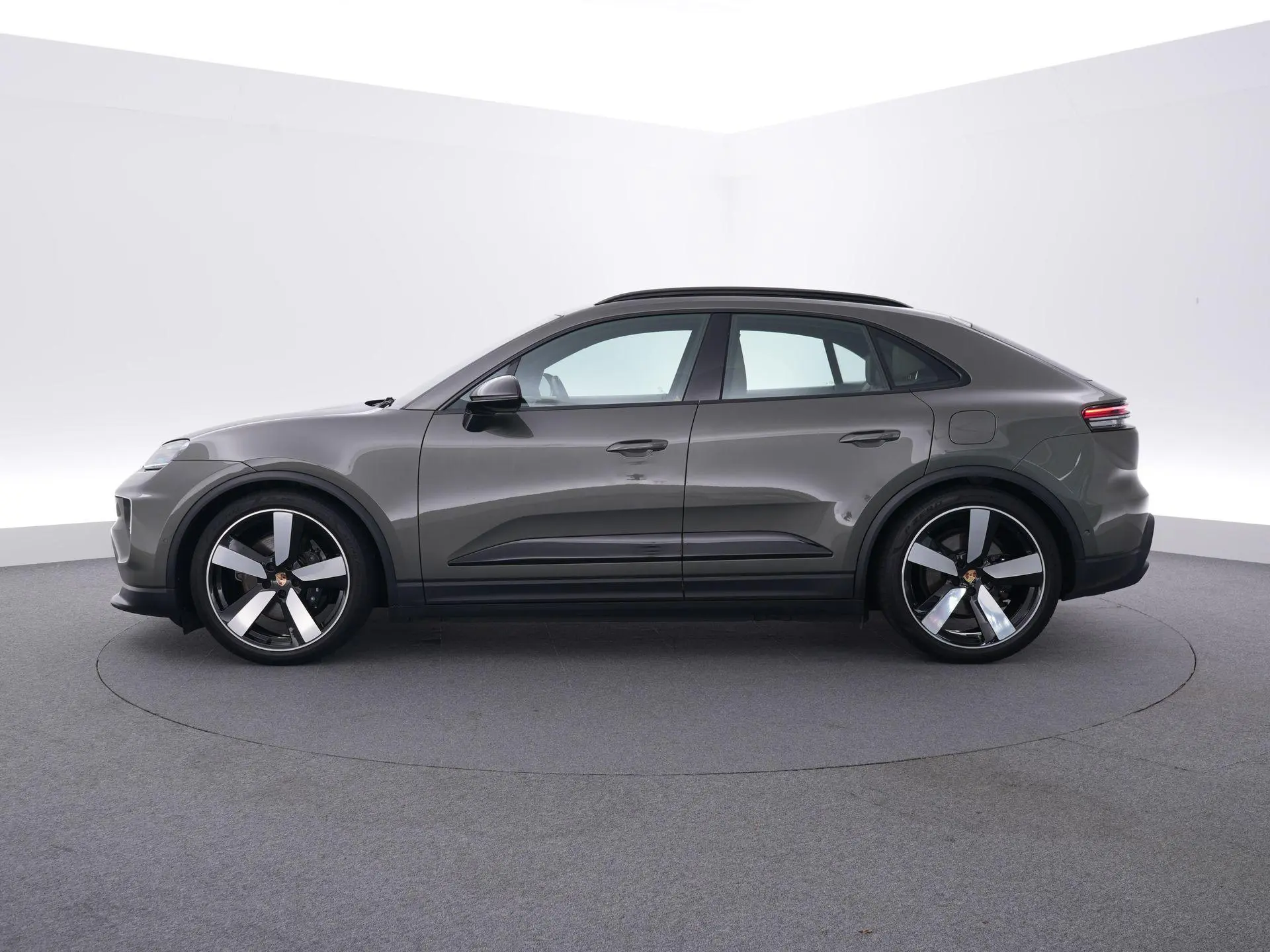 Macan 4 S 100 kWh