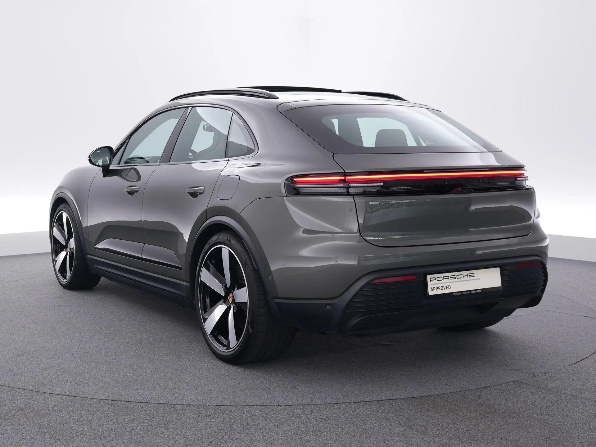Macan 4 S 100 kWh